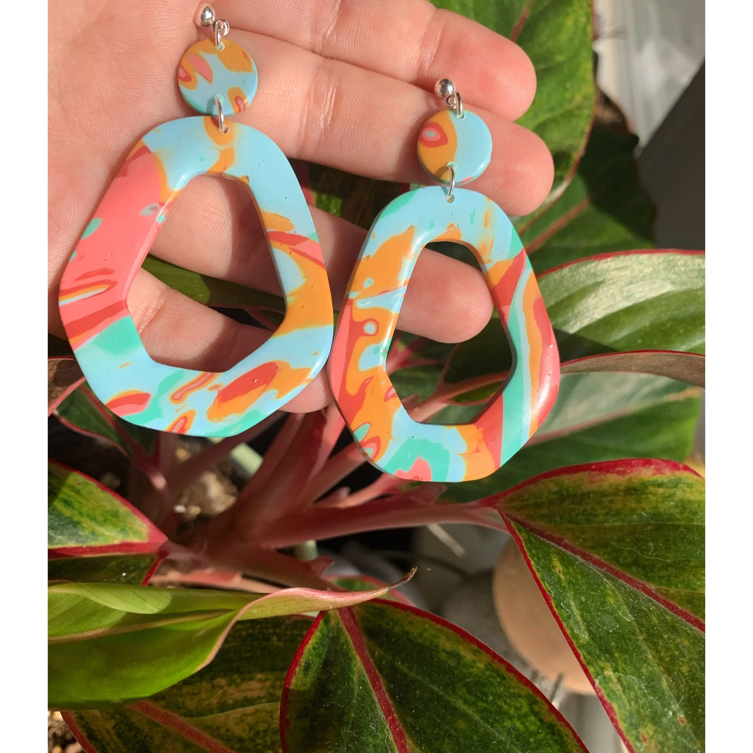 EB7F6F23-DC88-4E4A-B5C6-E142C0DF8893