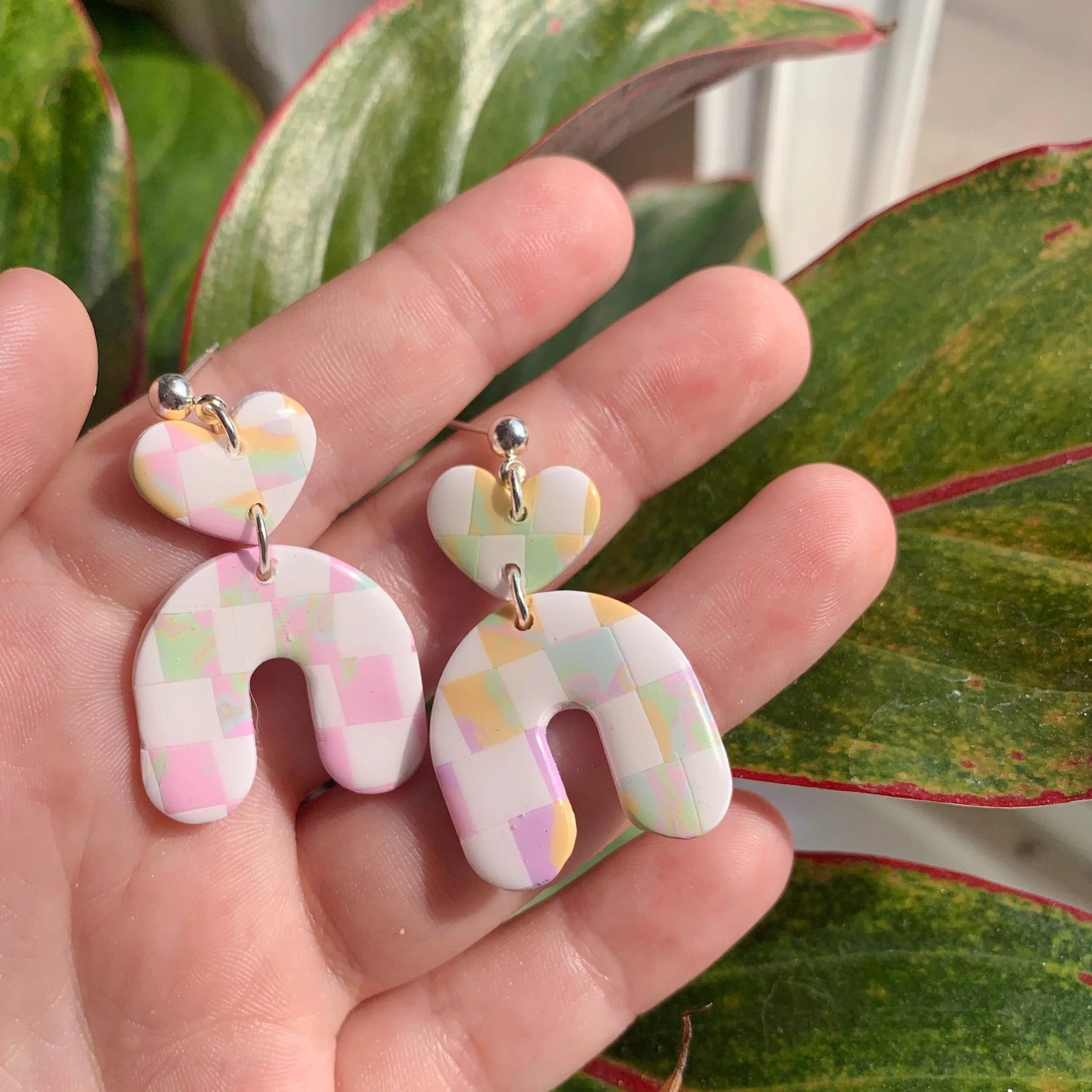 F0F681FC-48AC-4C1C-9D9C-B8D60E5DB4D4