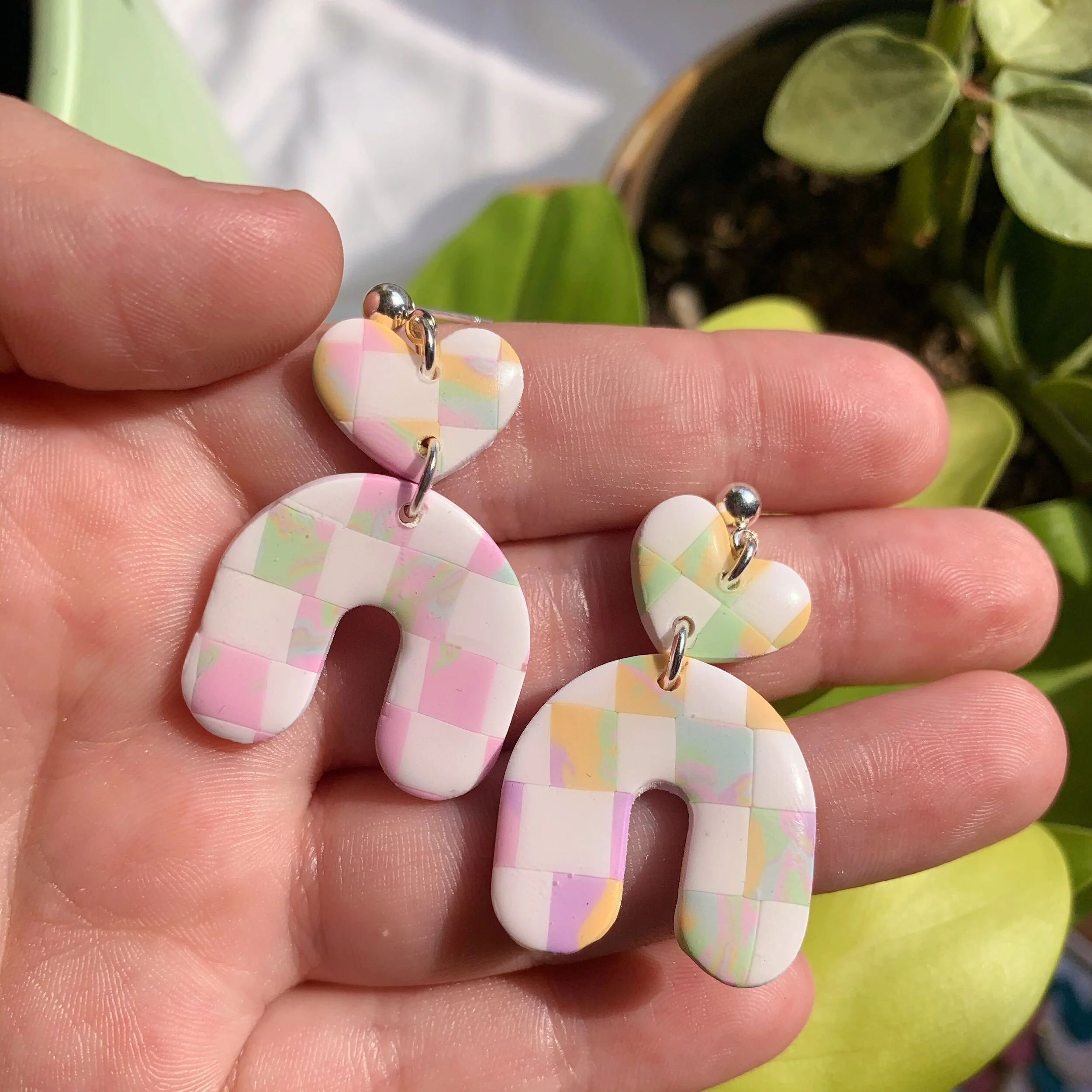 0718B823-821F-4FBD-858F-19E079DCD6E0