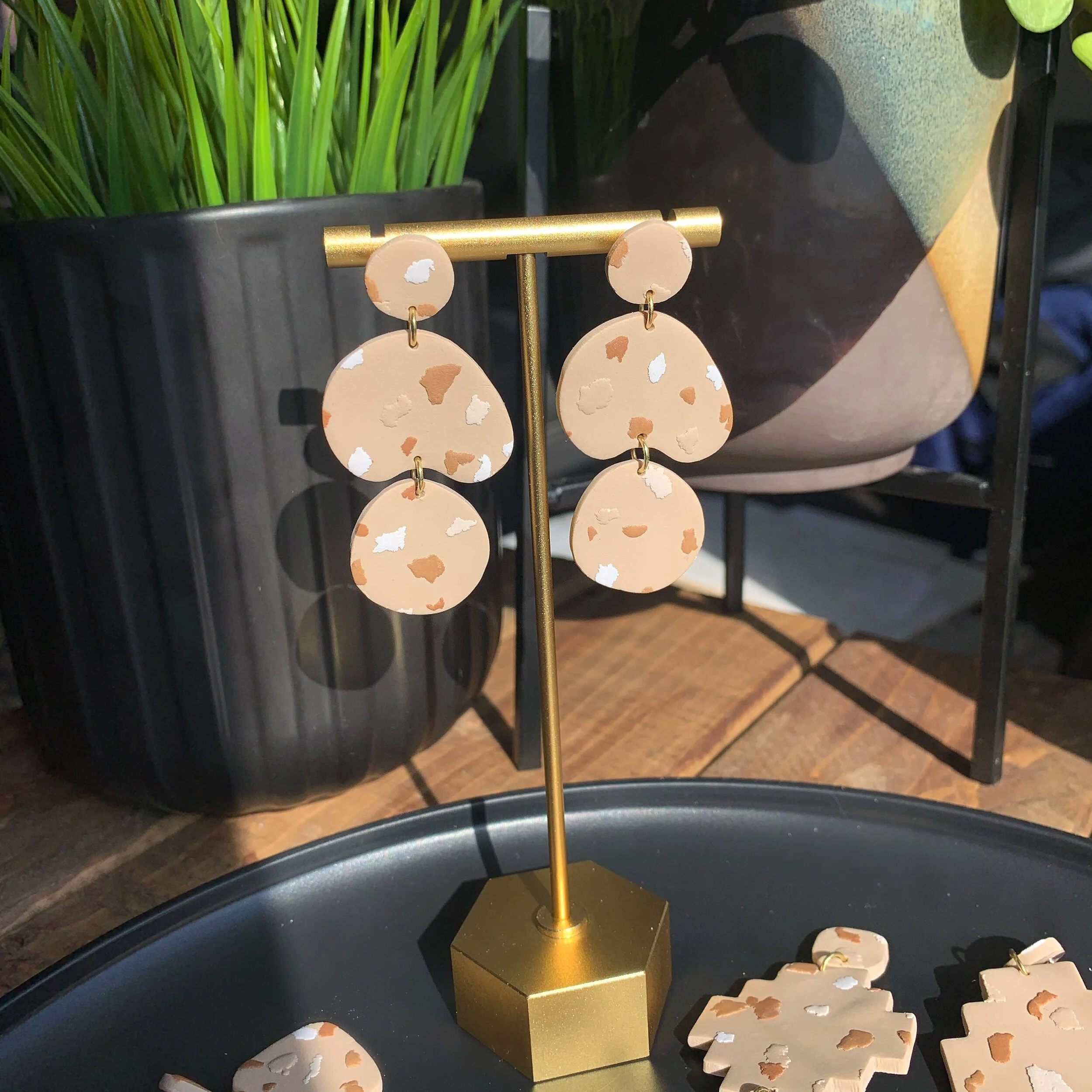 6A4C8D9C-1D6D-4ABE-A898-57EEAC8BCCBA