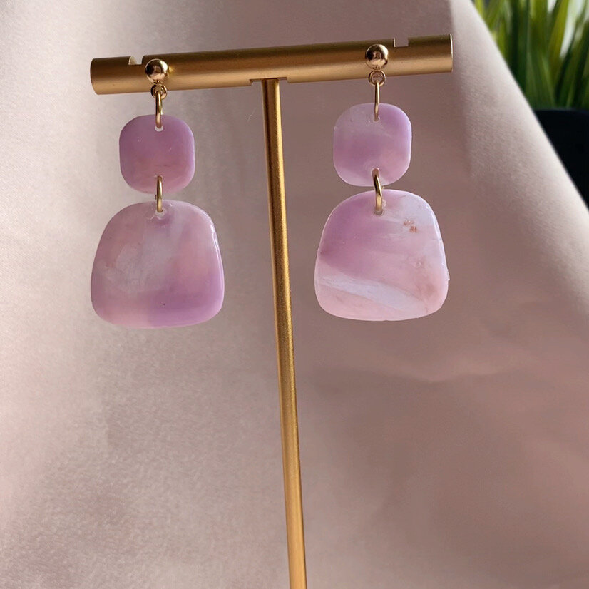 AEDC073D-55B4-4F9D-8C2F-78B22904582D