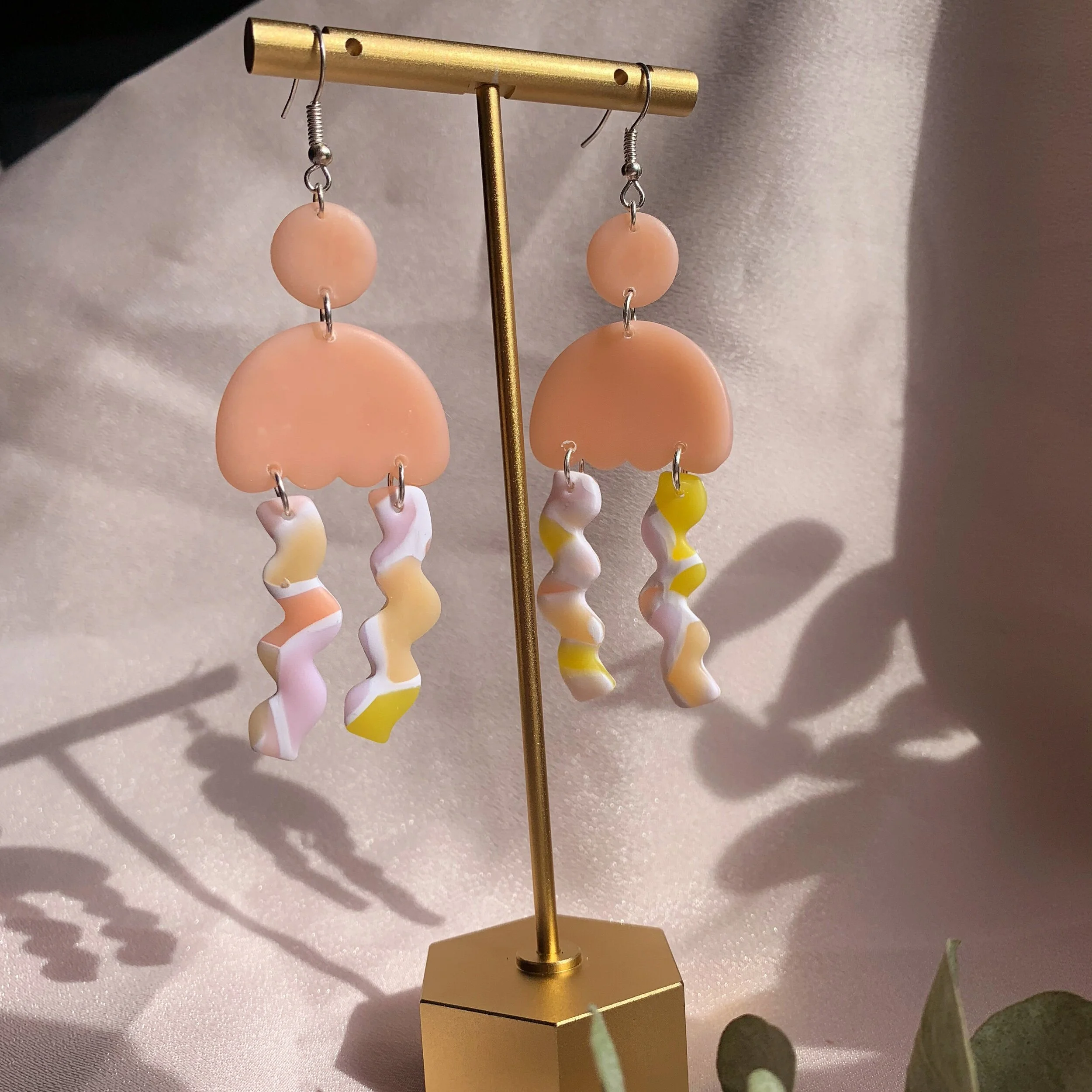 AA050D94-F3E3-4E47-8C77-6A8AC00B0C1D