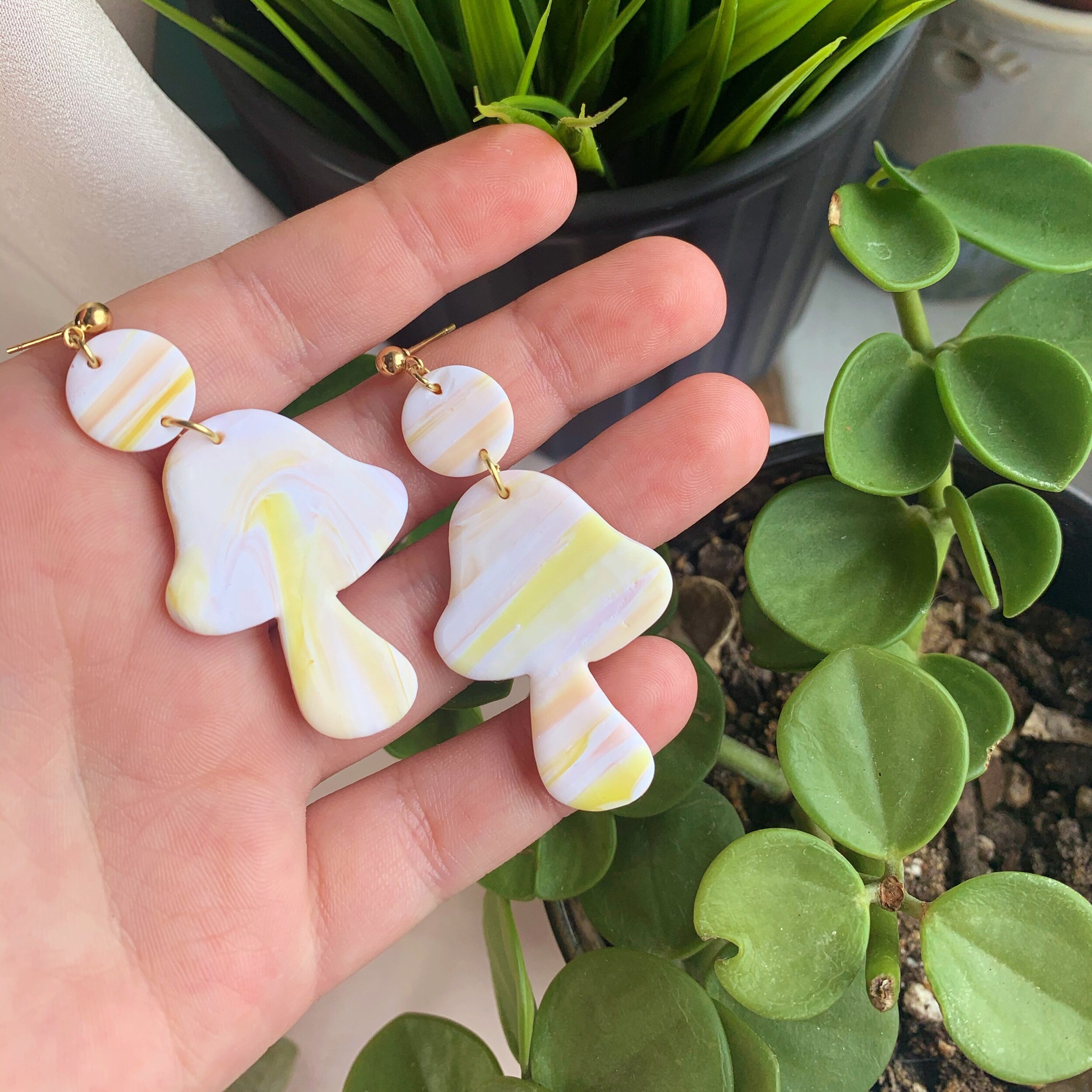 6302CA34-058A-4160-BCCD-62806A4805E4