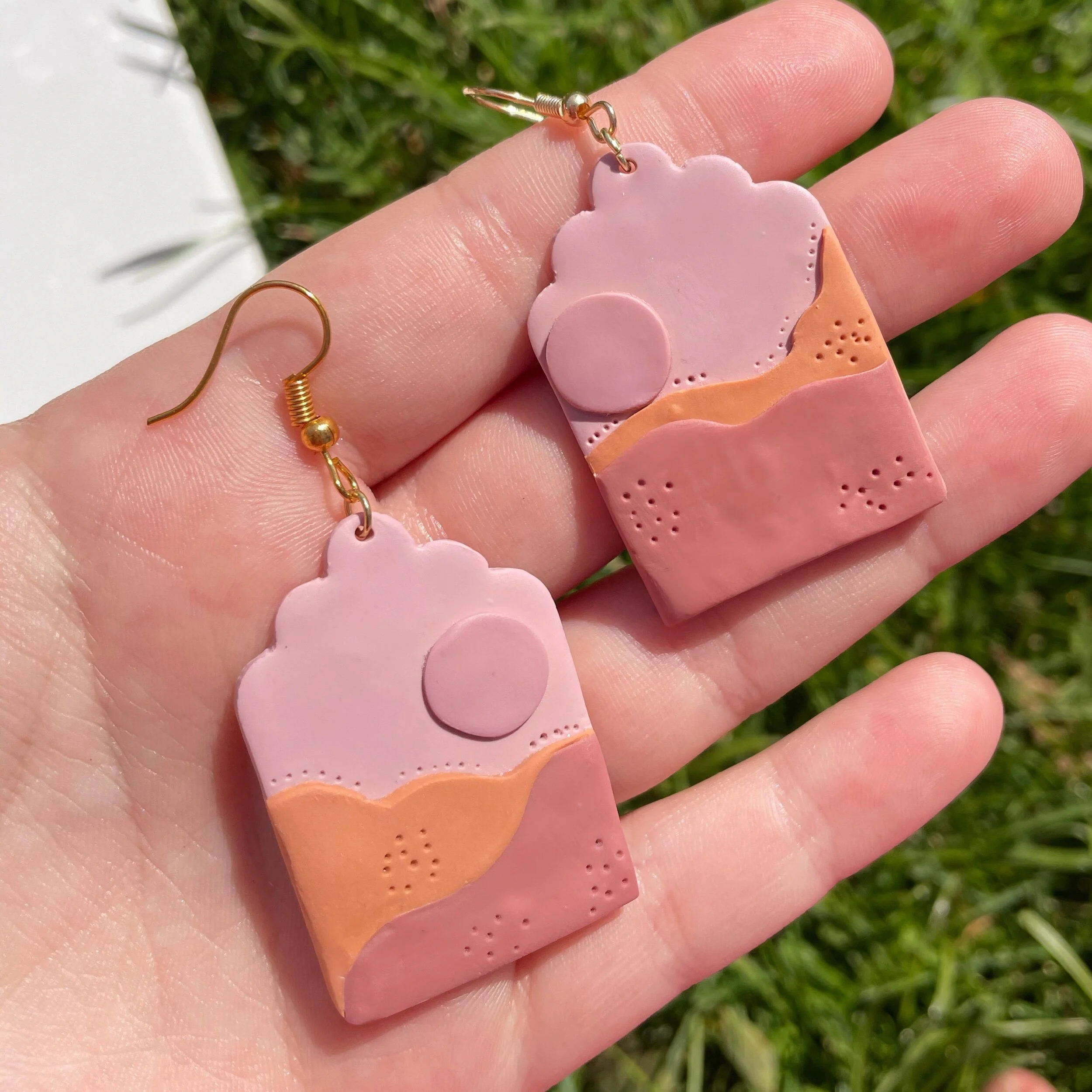 1E452D5D-3BBA-41D8-9D7D-D228637A4DE5