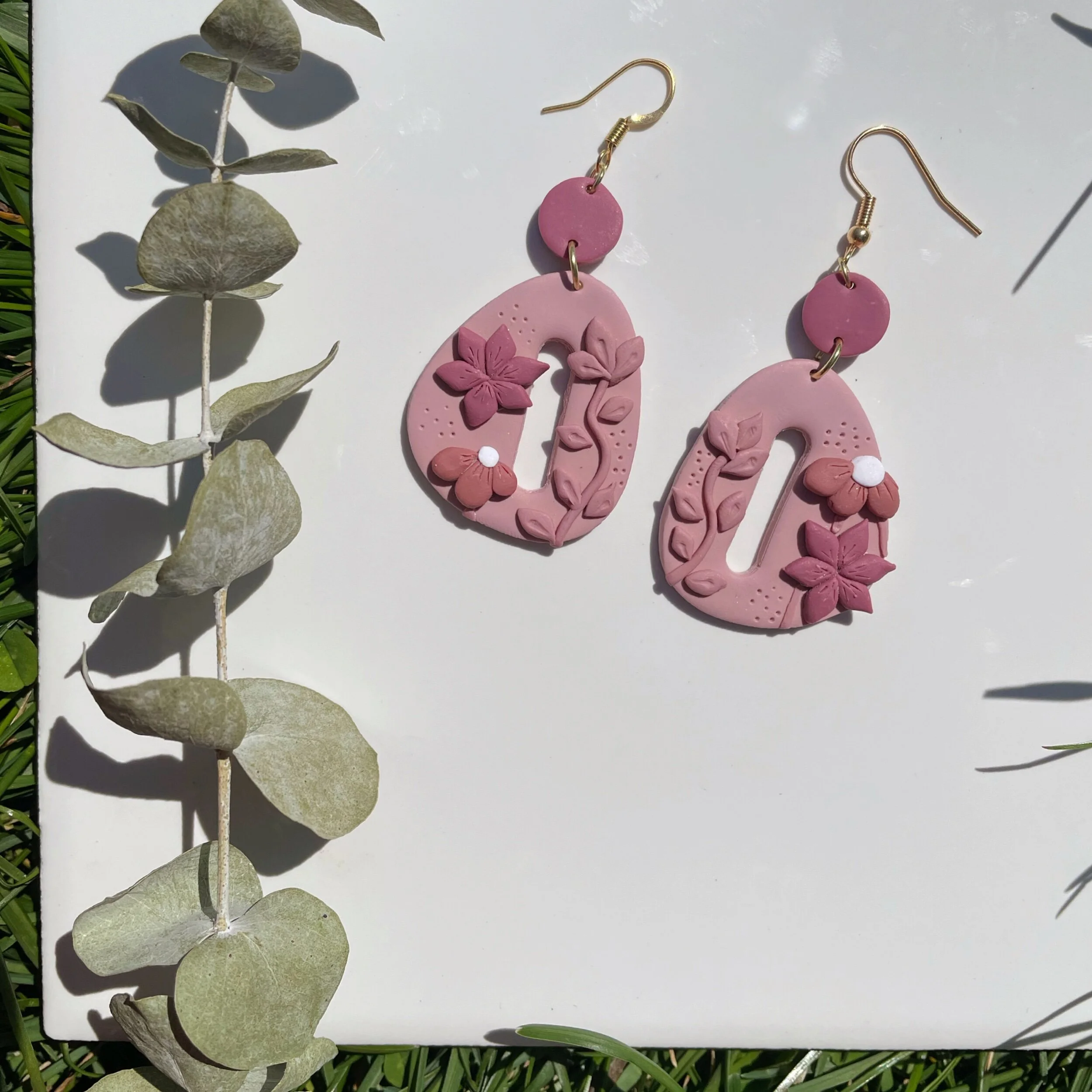 7AD7DE8B-9983-4440-BA04-298078733705