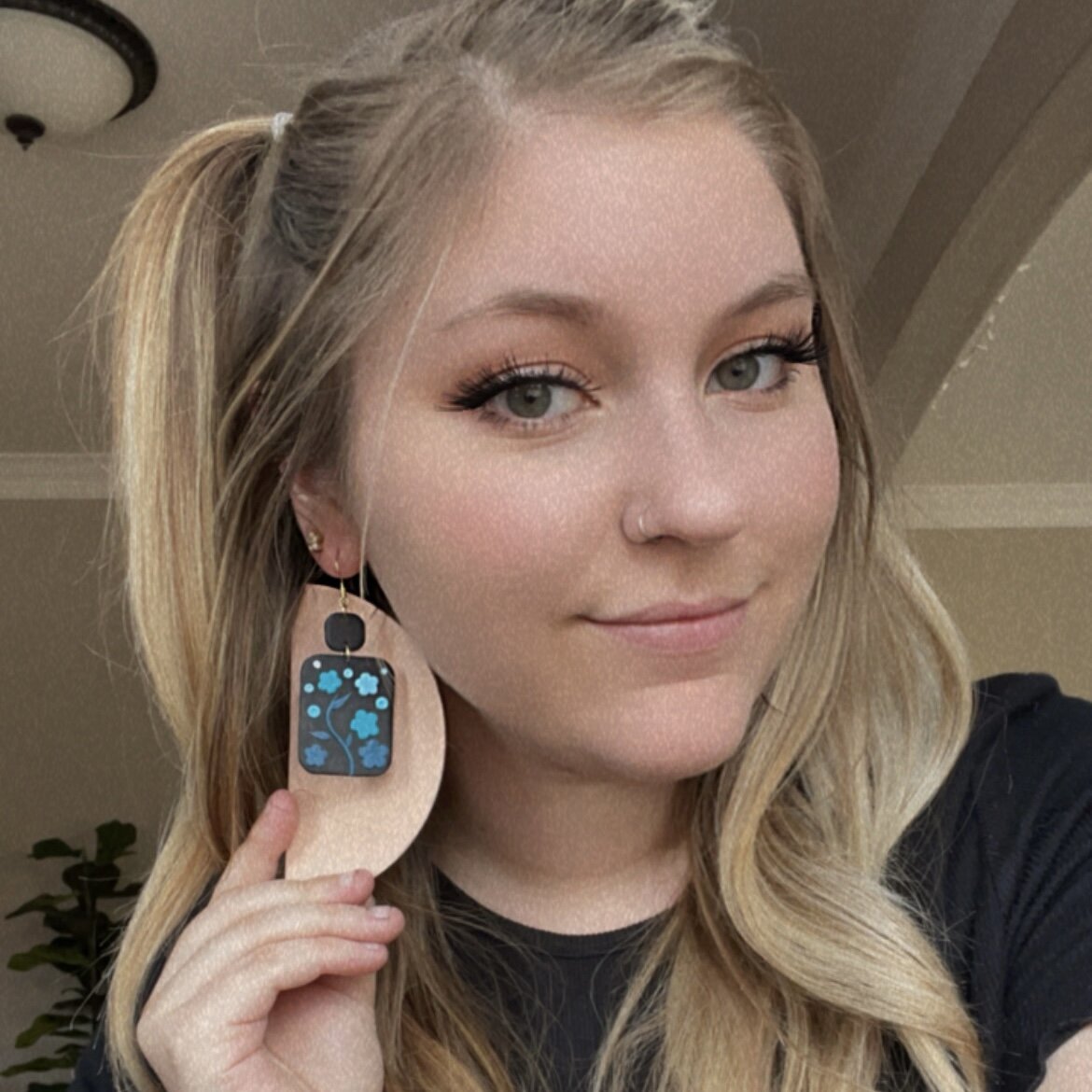 E380B966-9A7B-43A1-A2AD-412CDFACB94E