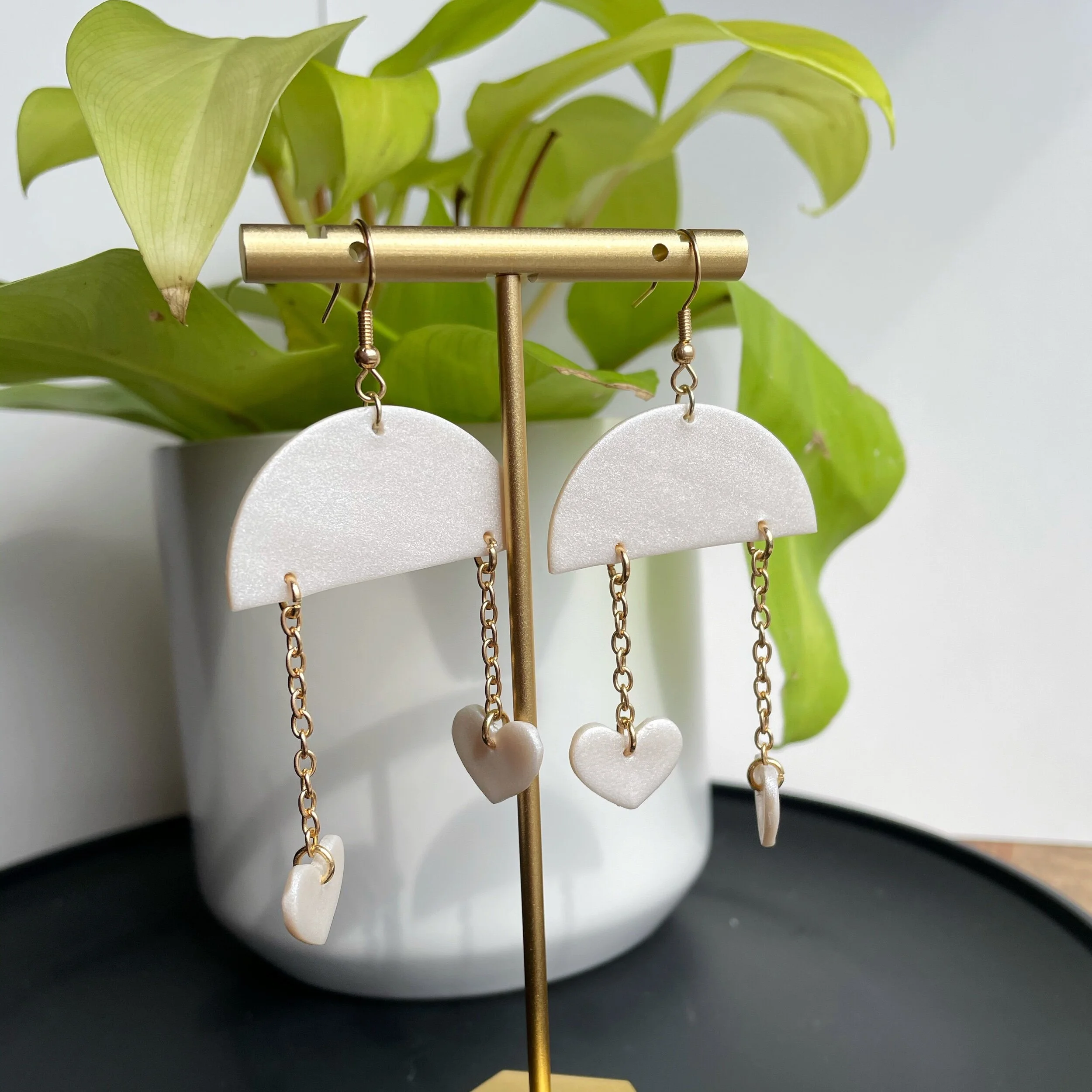 7DCC350B-A1BD-4B68-B40F-1BD10DF54FED