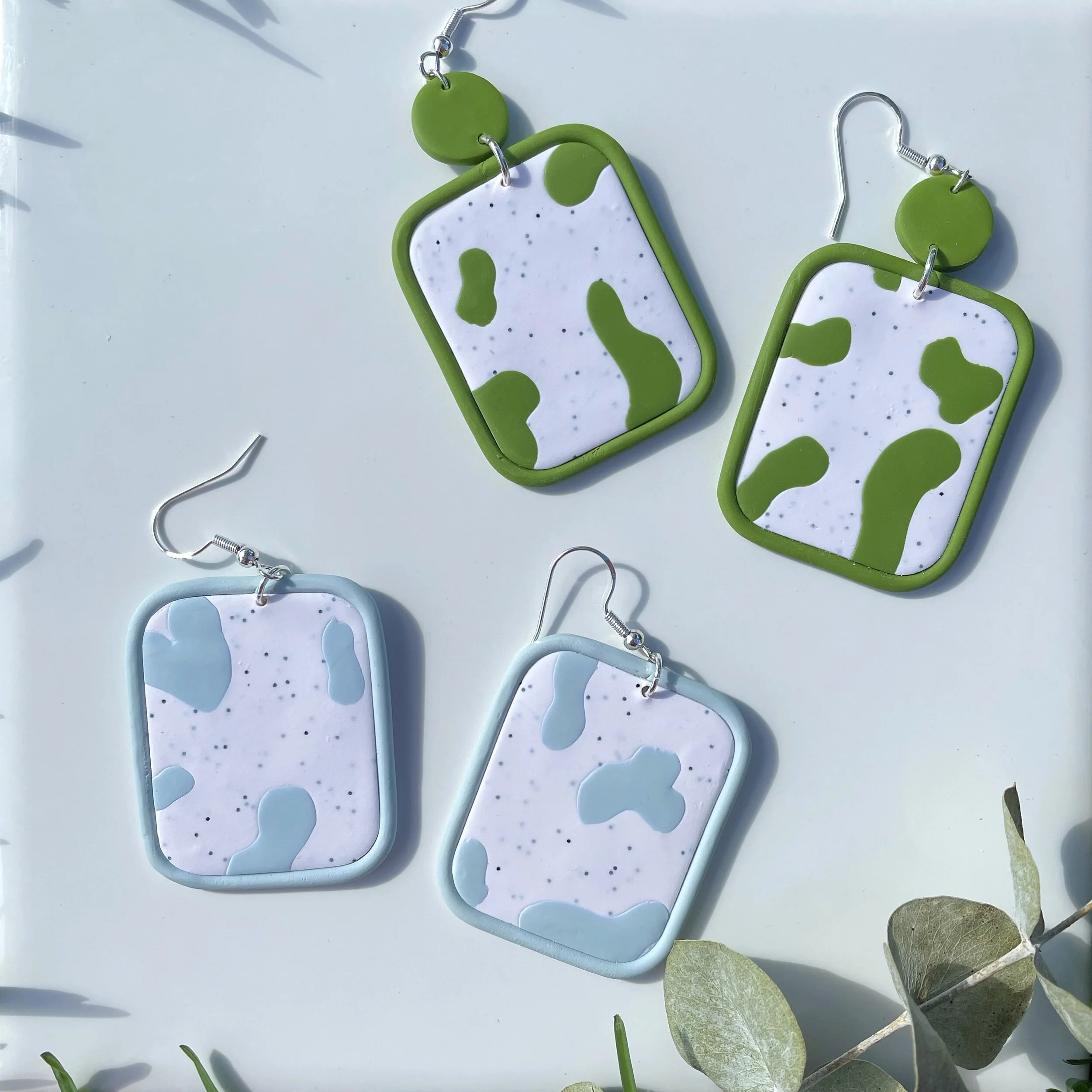 DEB61359-90C5-409C-B780-44230DBE44F0