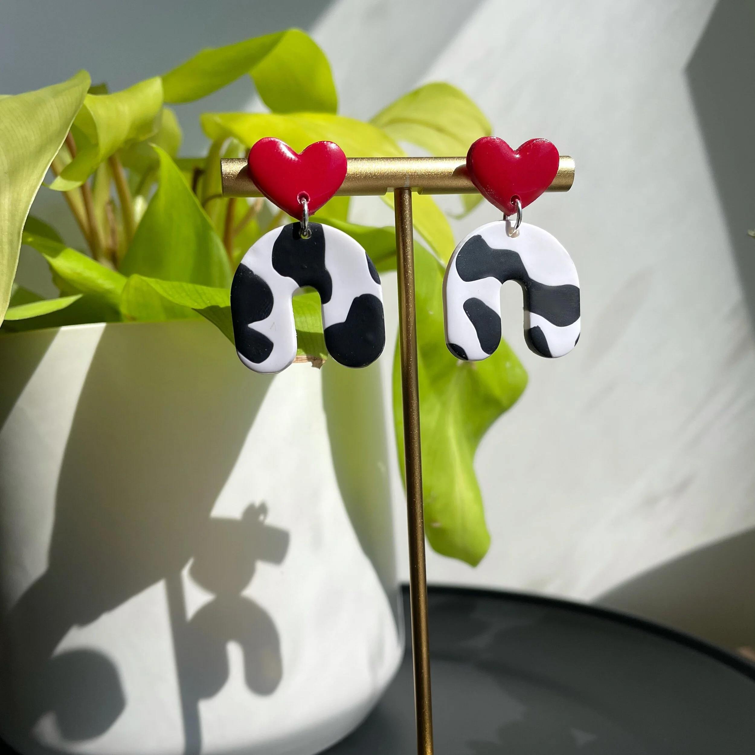 D4683FE6-1AD8-475B-99D3-21E86E20E400