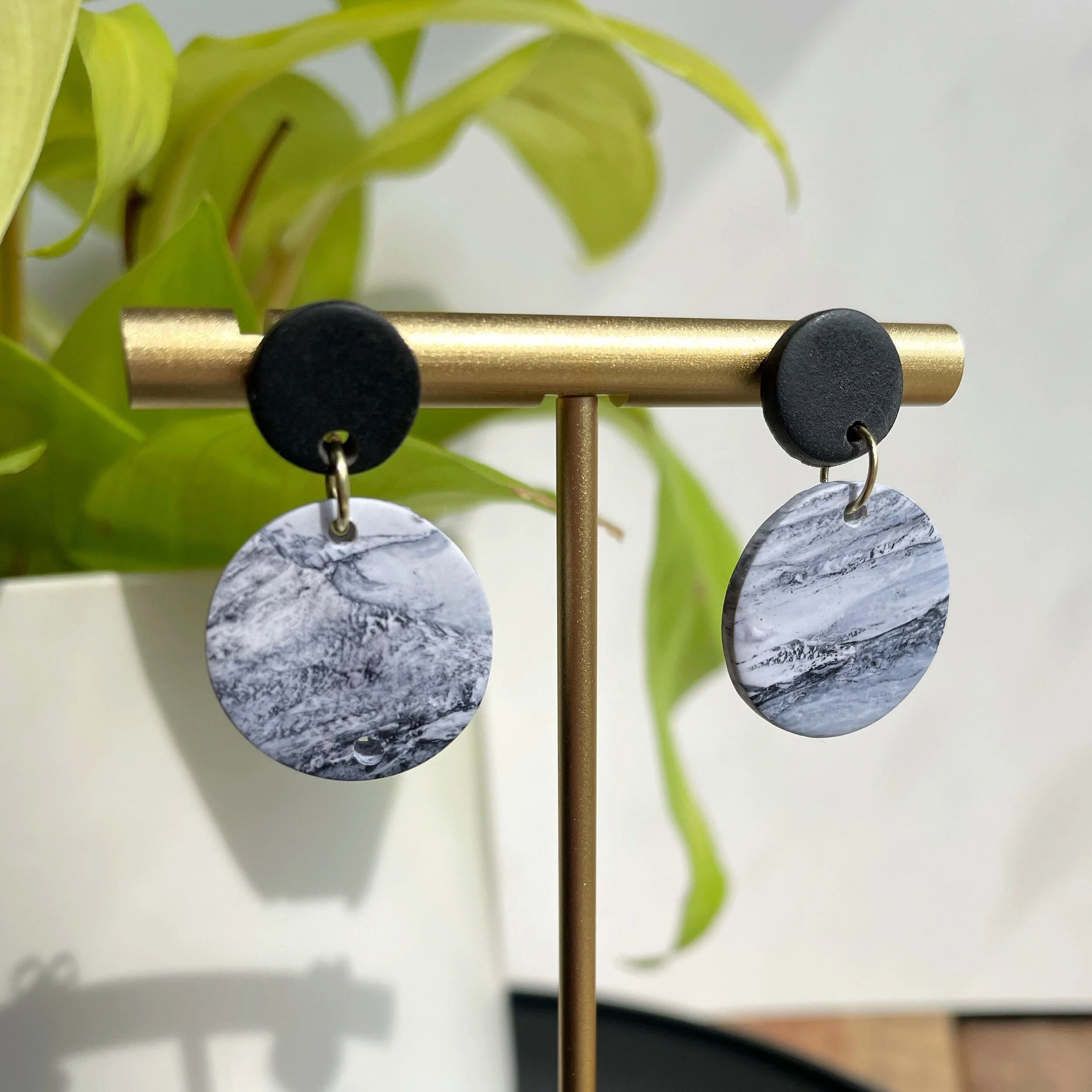 896FB5FE-51F8-493A-9093-7B7B22F0D04A