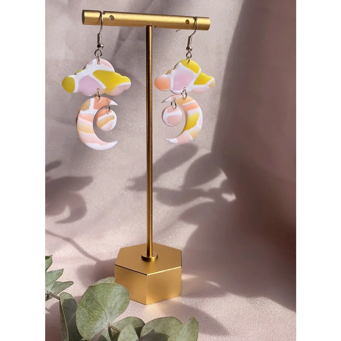 E9F25B16-1C51-4566-ACEF-7D4EBF18AB0D