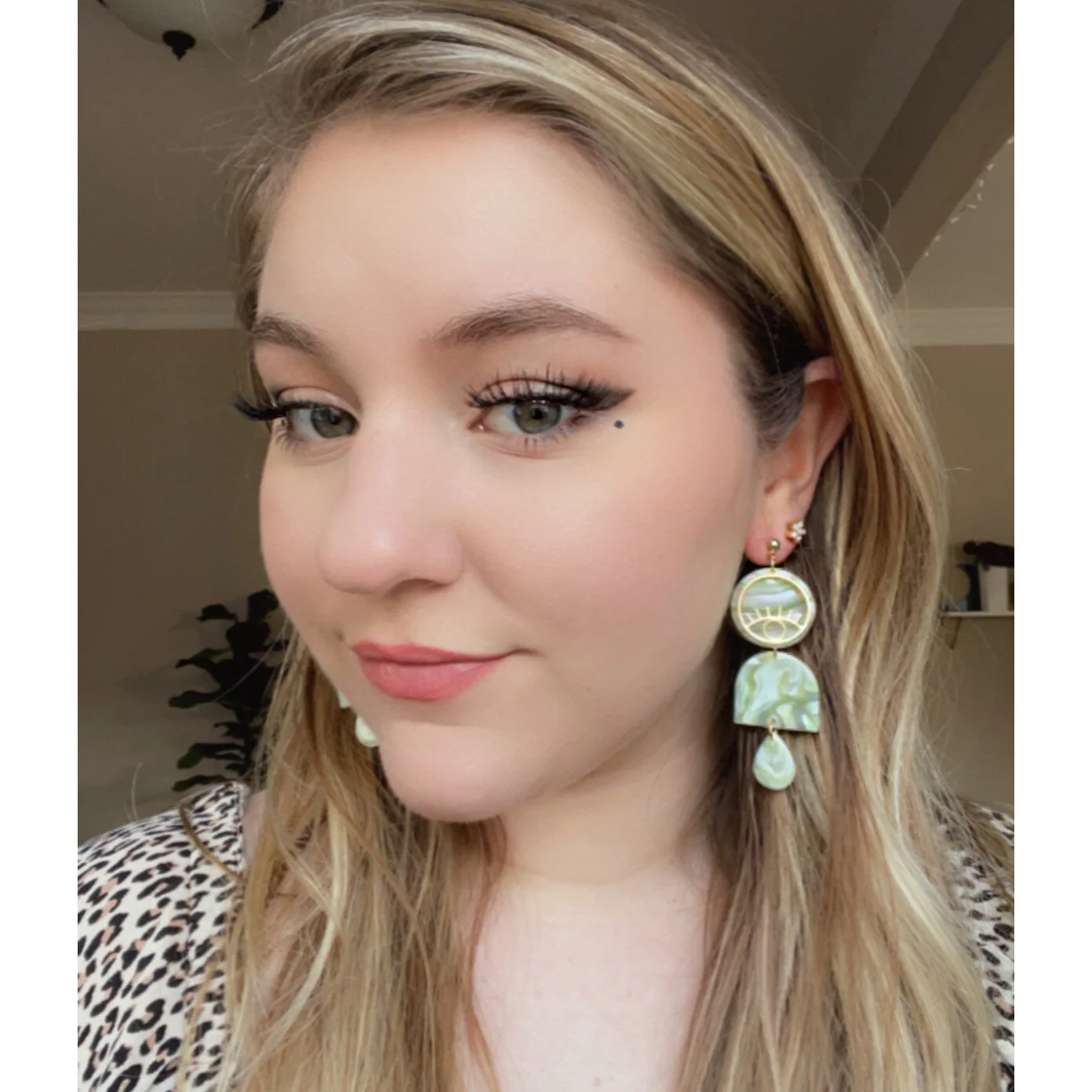 2B5D6A1C-EA12-42B0-8507-3C66DF5F25B2