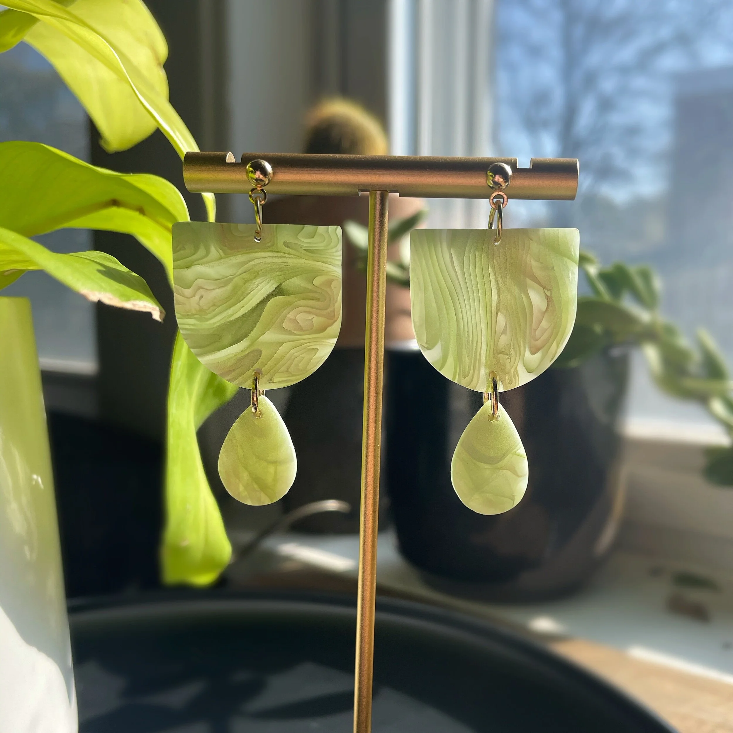 83911213-659A-4C9A-8233-1D98A20AEBB7