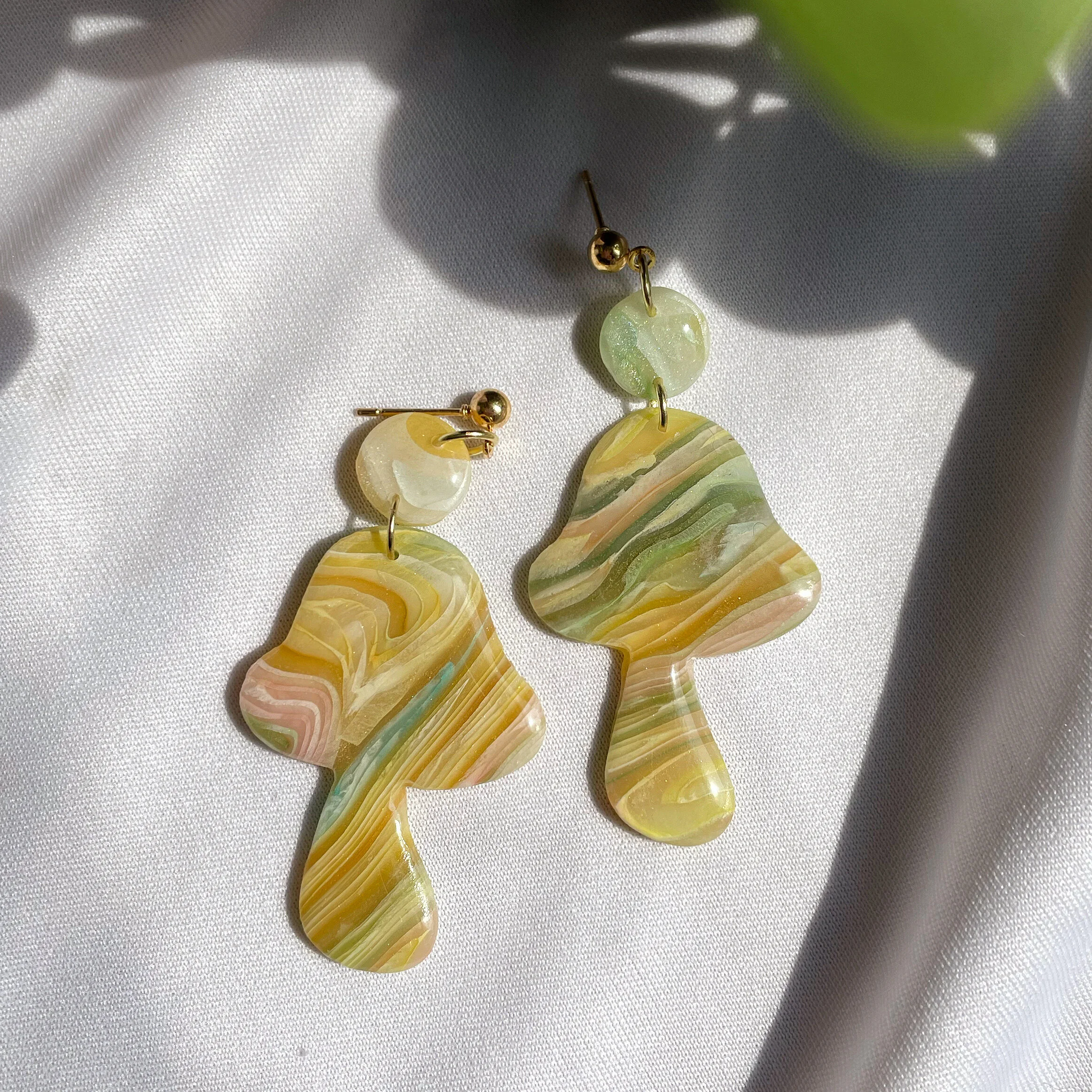 E86094D2-73A2-4B93-BDB4-B9A324D4D101