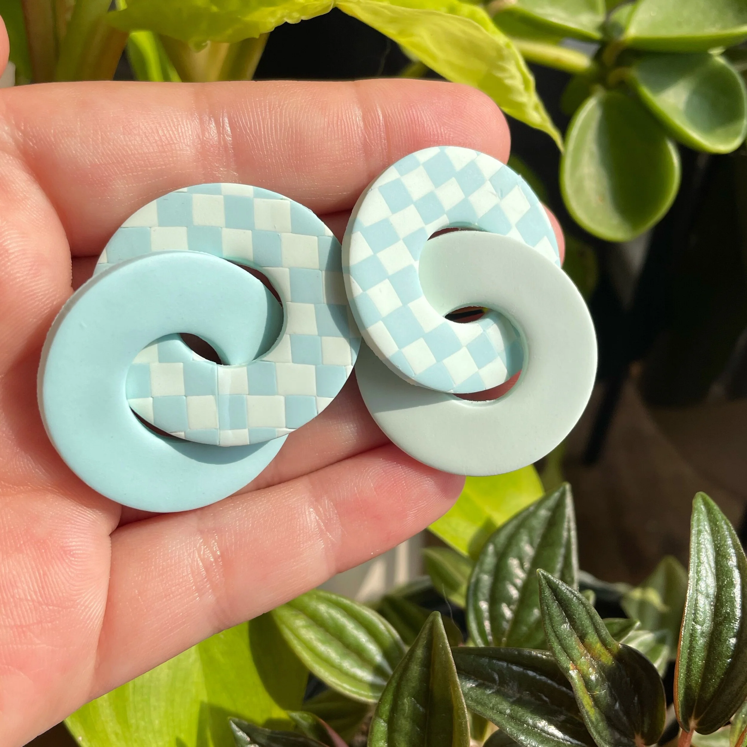 3F8CAE00-6056-464C-B60A-231F3906B53F