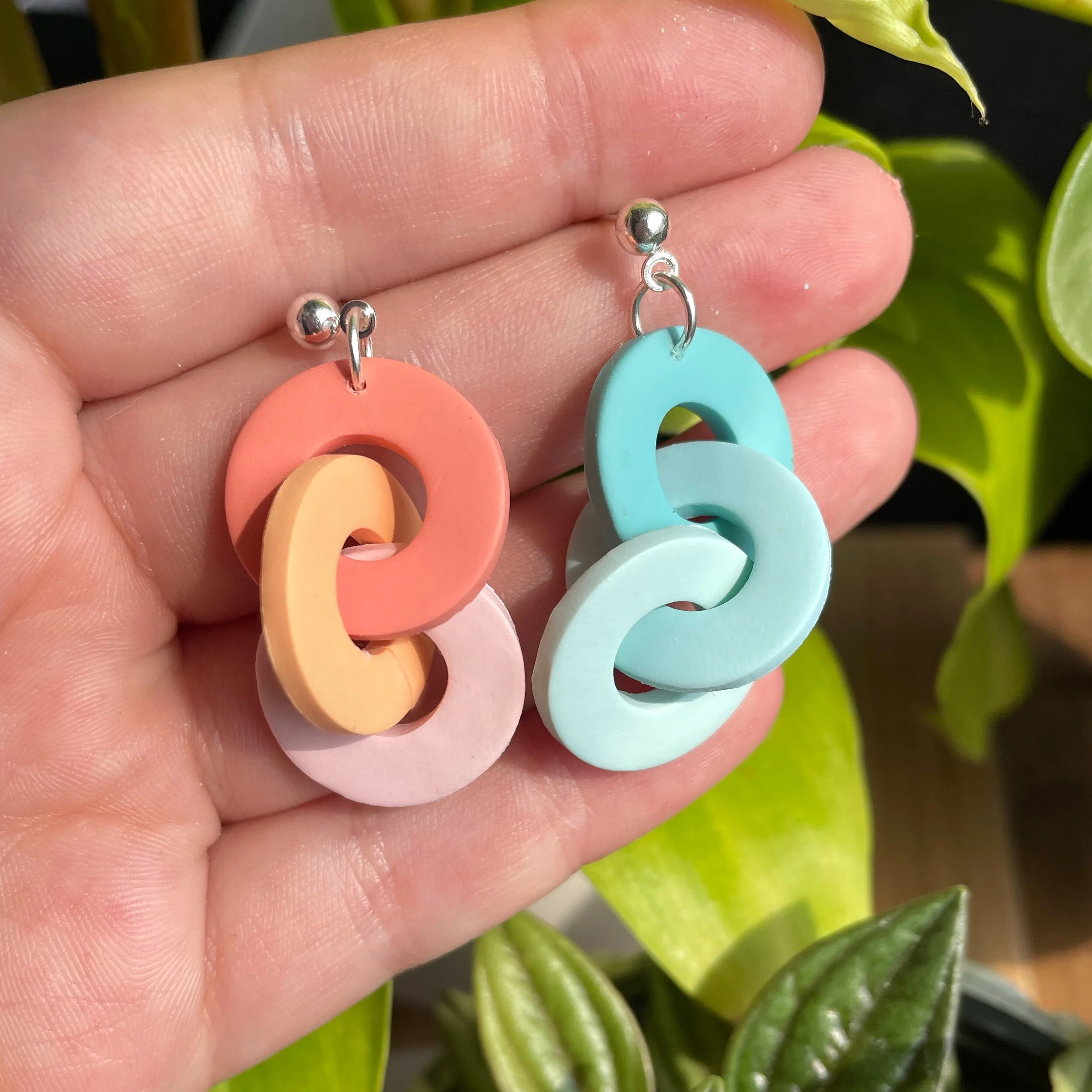 FE2AAFE1-F0D3-4BB9-8A9A-C3FA1933F6F9