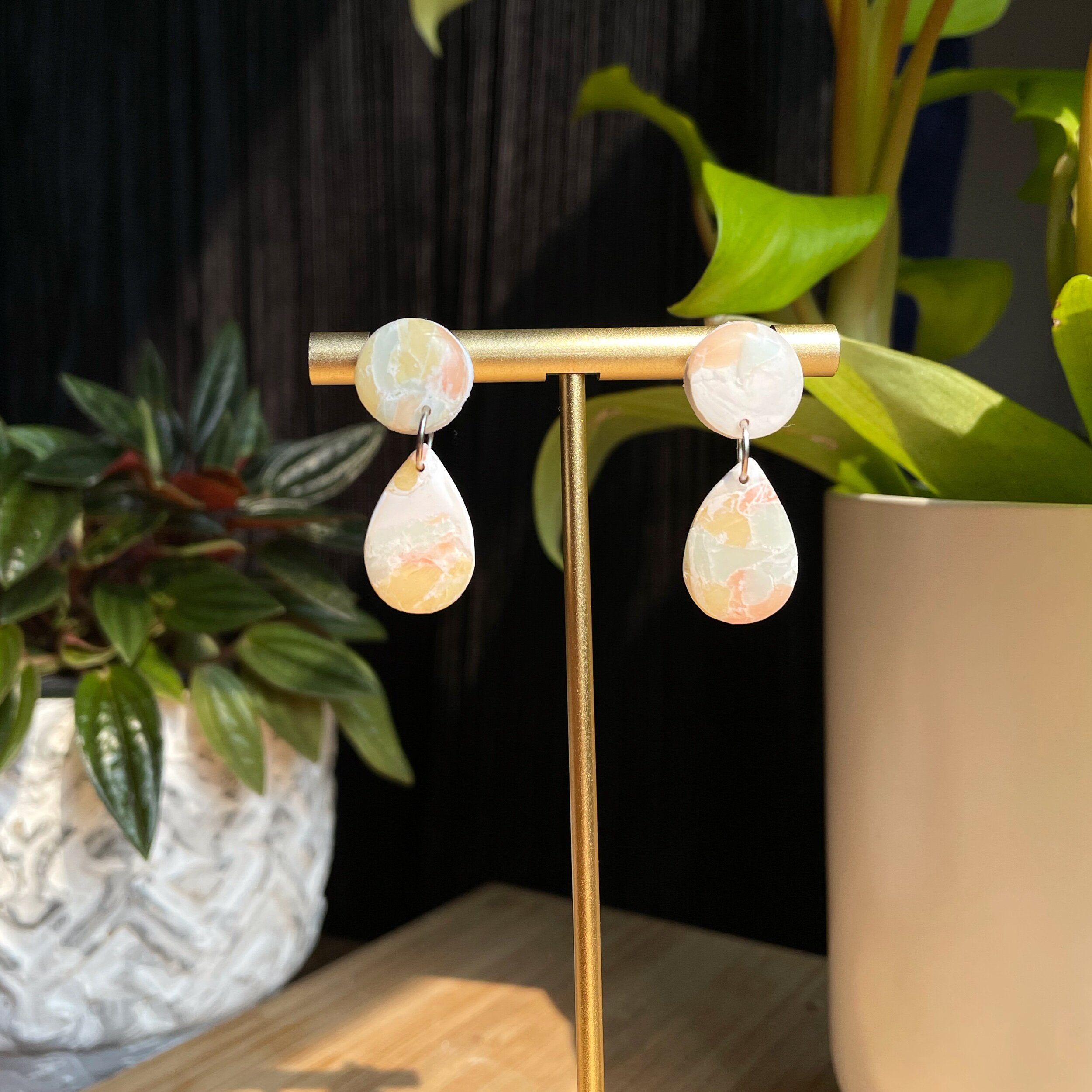 6DB1A88F-3EFA-44A9-8BEB-73CA8C2DA919