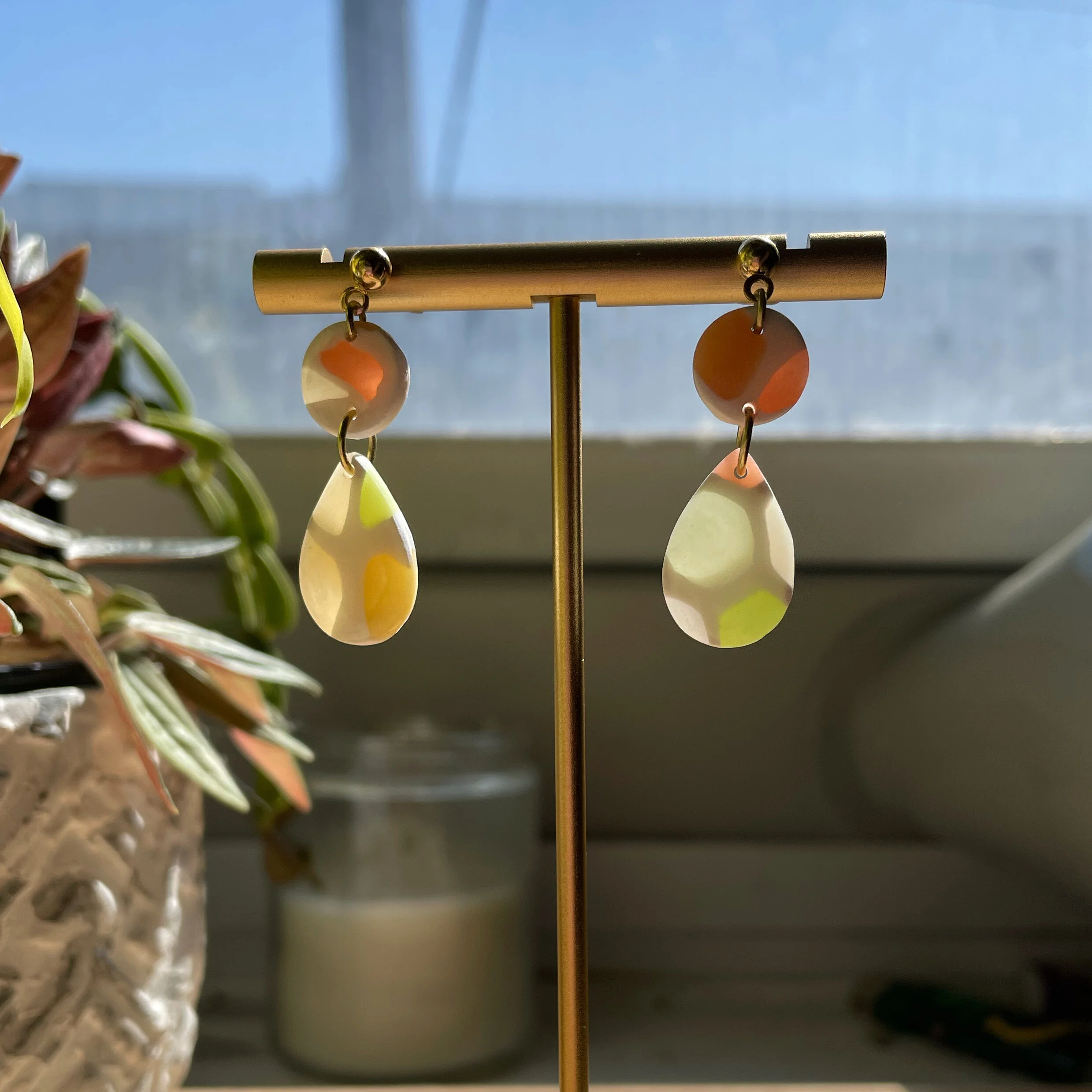 F88E6181-D3E2-40E3-91E2-28CCE404E297