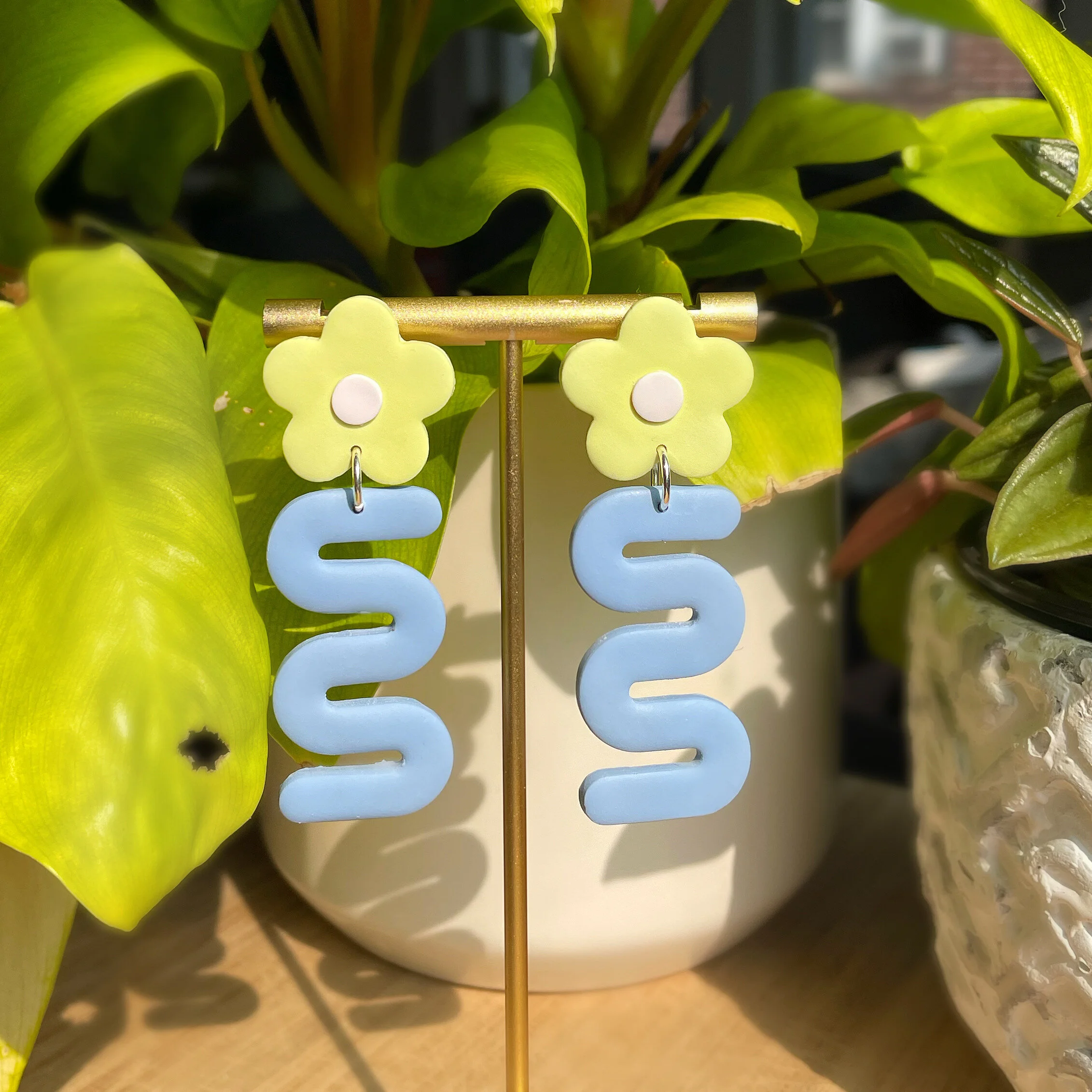 488E7A44-4B86-45B6-8350-8BE1EF39CAED