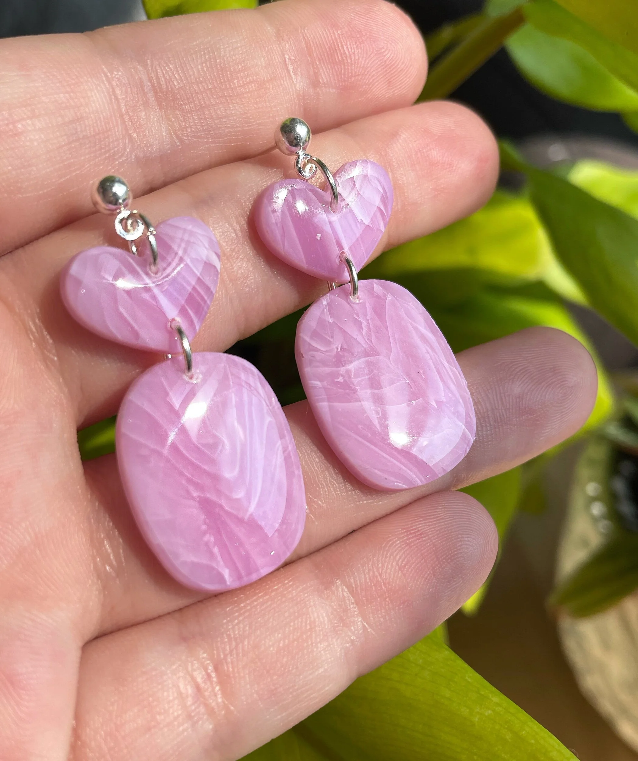 CB86C2B7-31B5-4184-9079-83B3E7FD6901