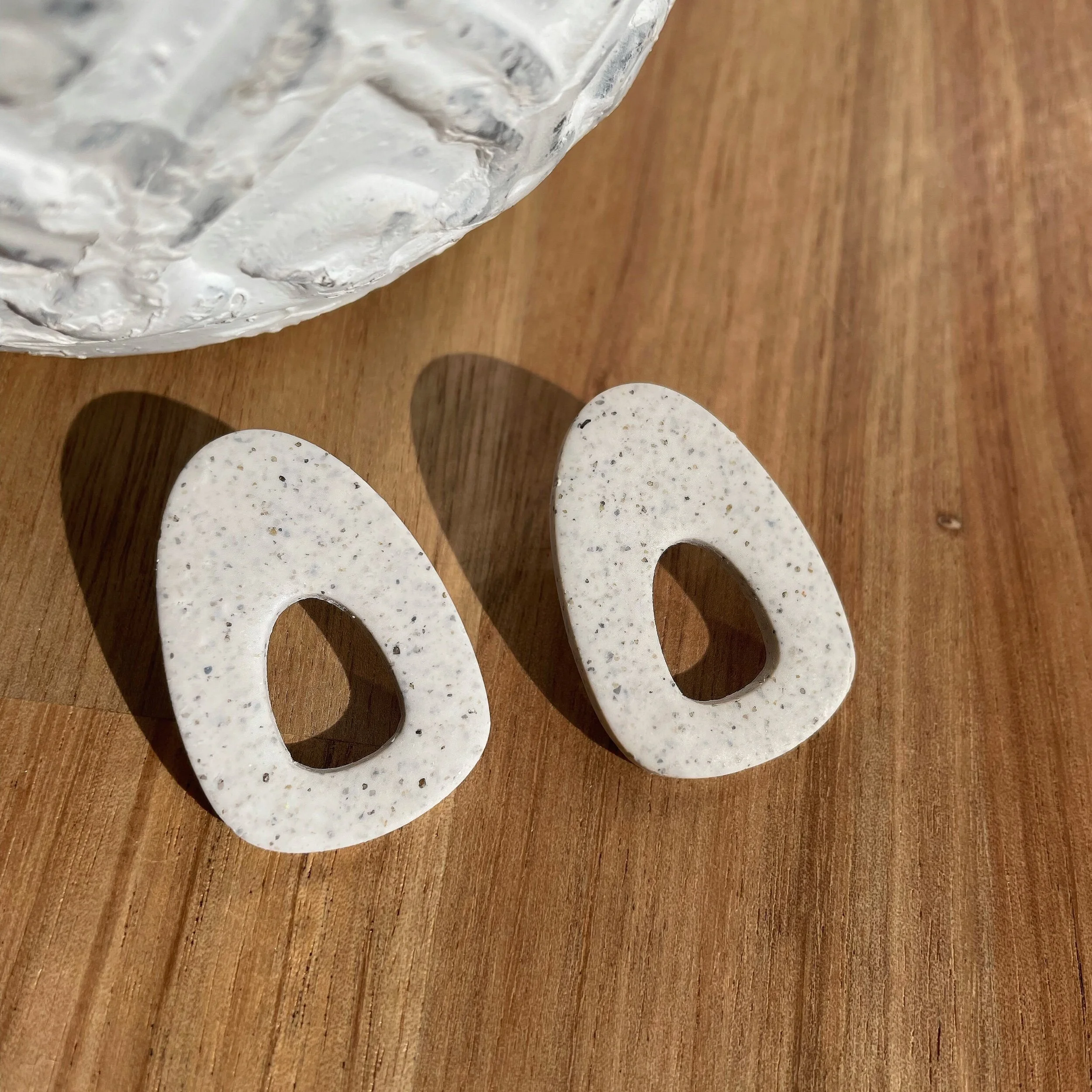 E6669F34-2FC2-4023-AC5B-6EBF4E683799