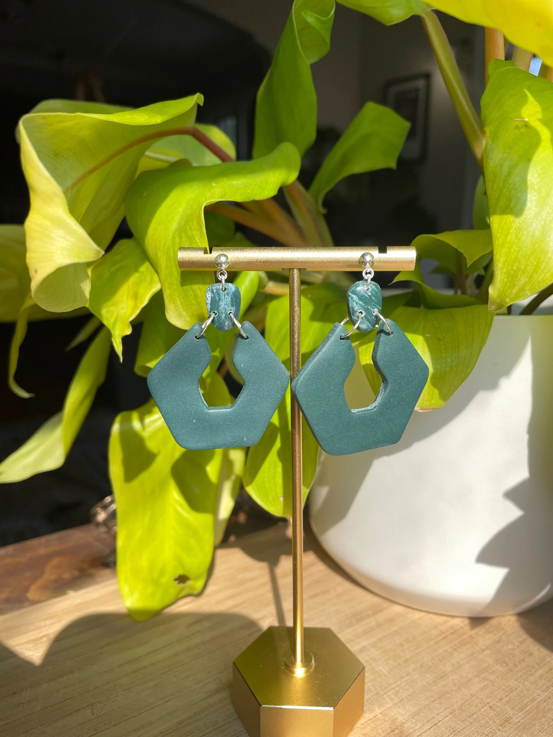 C8F89F36-4AE7-49D2-94A7-86118D998910