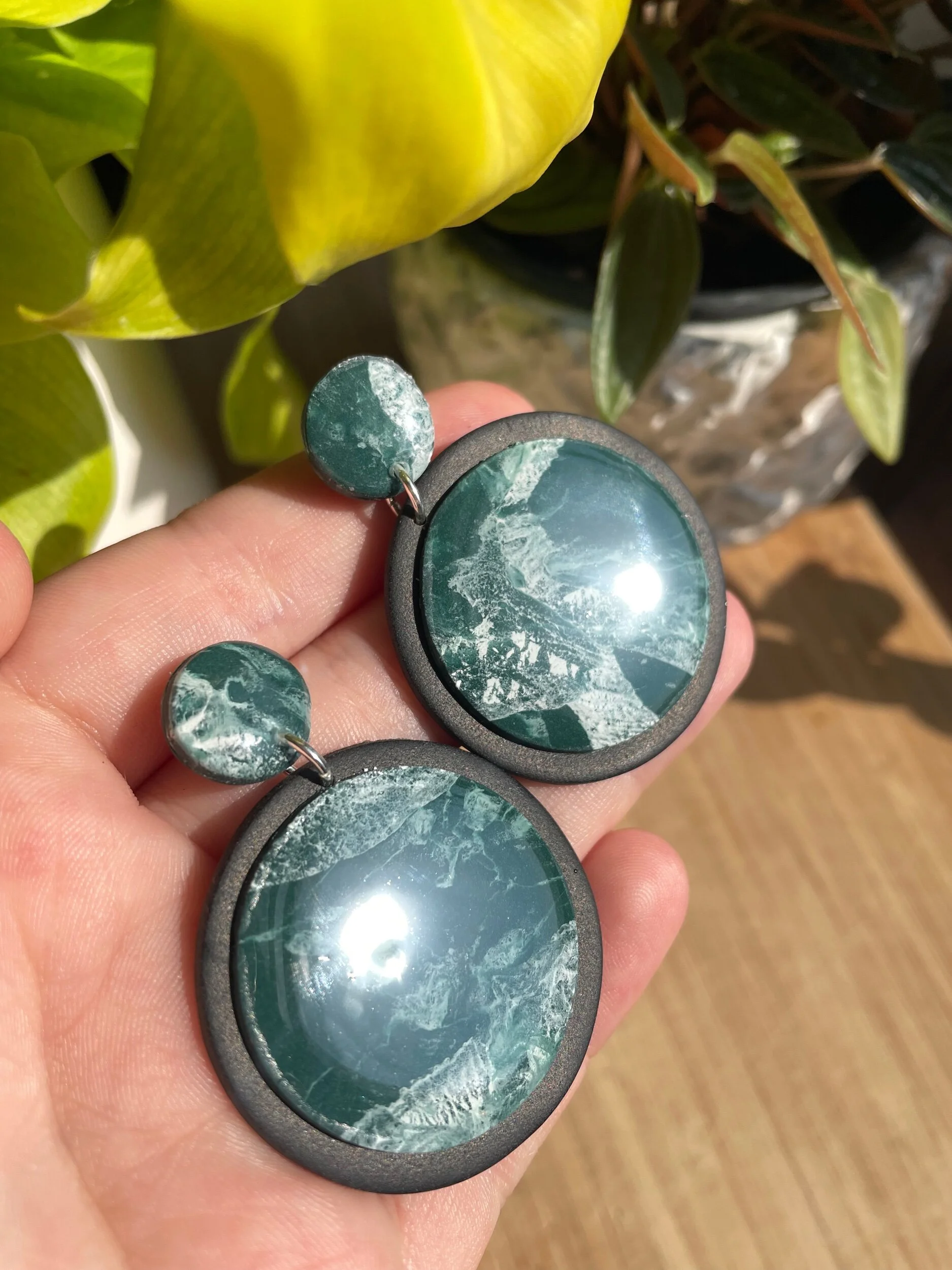 9C22B95F-8FC6-472E-B980-BA9A6A364DF2