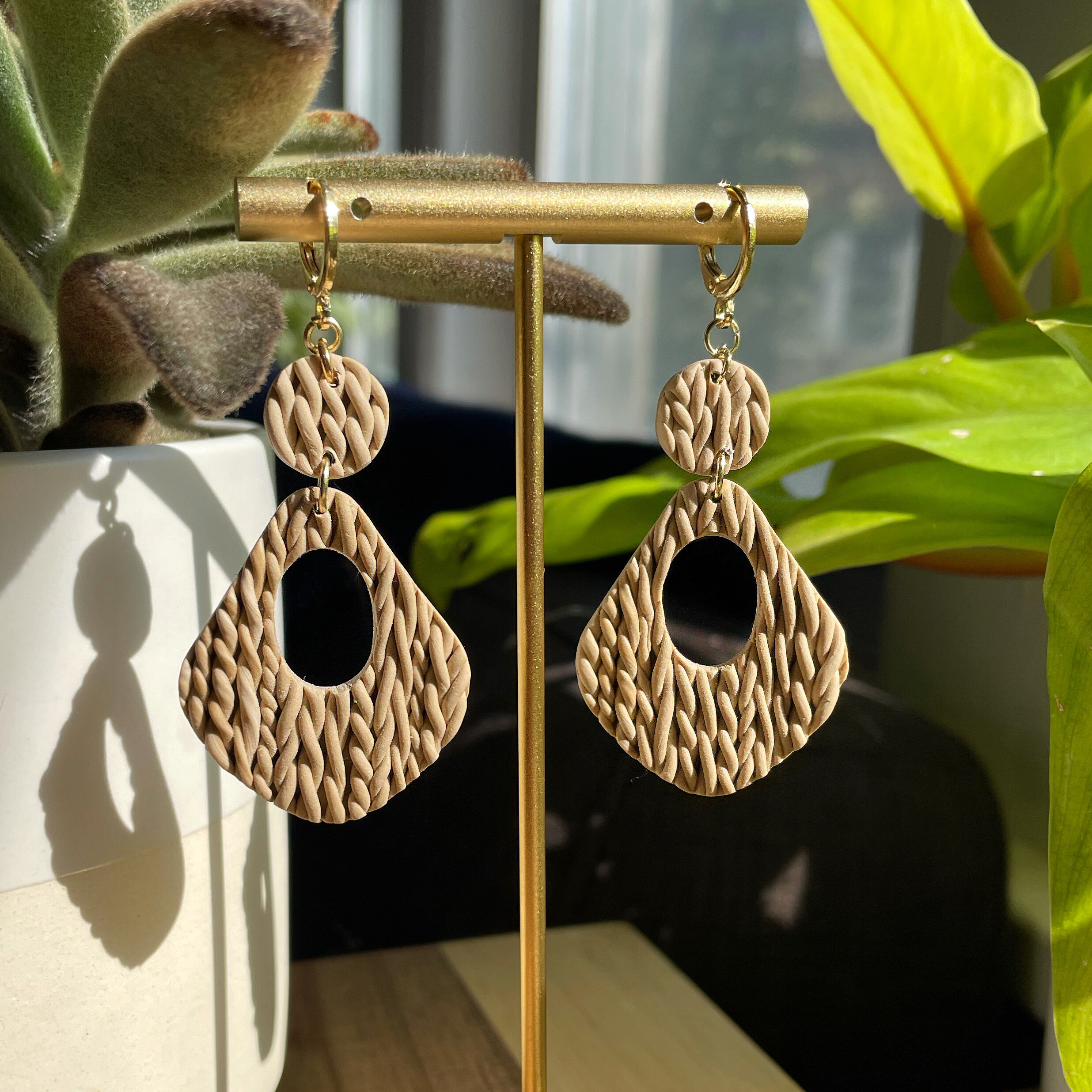 D058D4AC-6C96-48BA-AAF8-0181D092A5AF