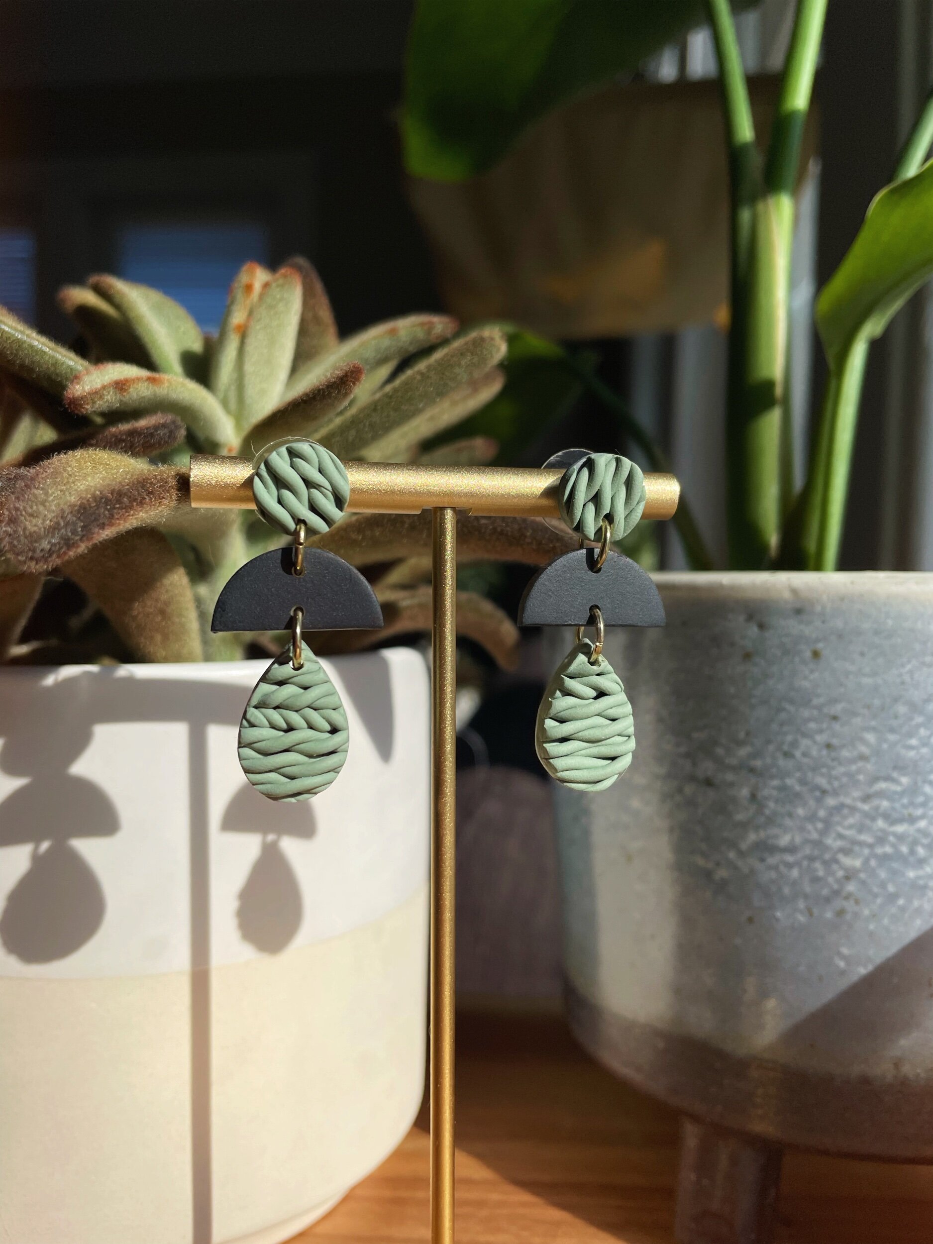 1735035F-3FC3-4DE7-9619-F3651D4998F2