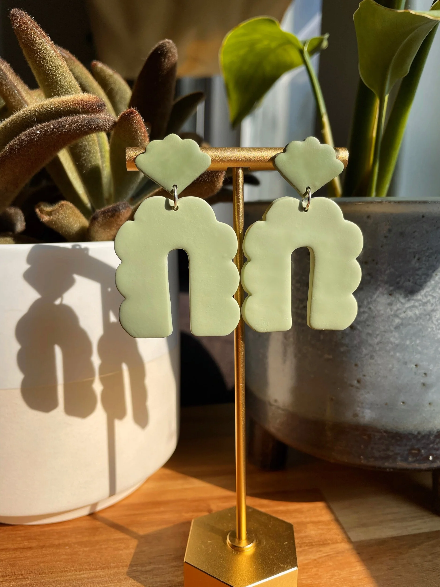 C8DF58B7-3C69-4B01-9934-513ADFF7B9A3