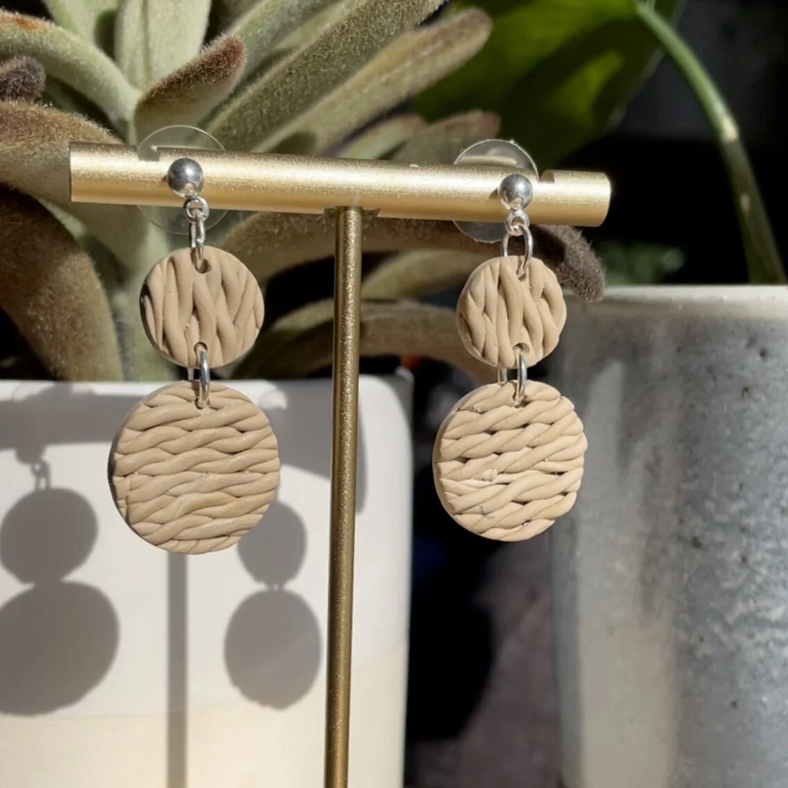 C0DB2537-620D-4D7F-9673-8A10670FD357