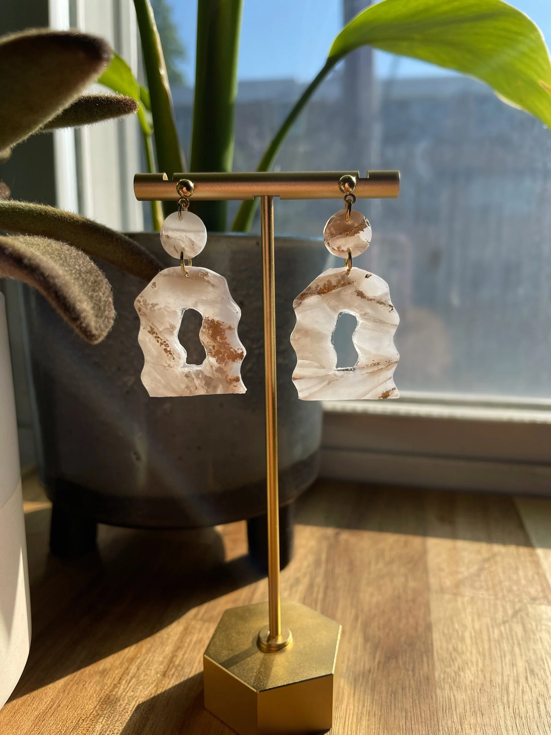 35E6D549-4609-4127-8BFF-4B900E9FBA5C