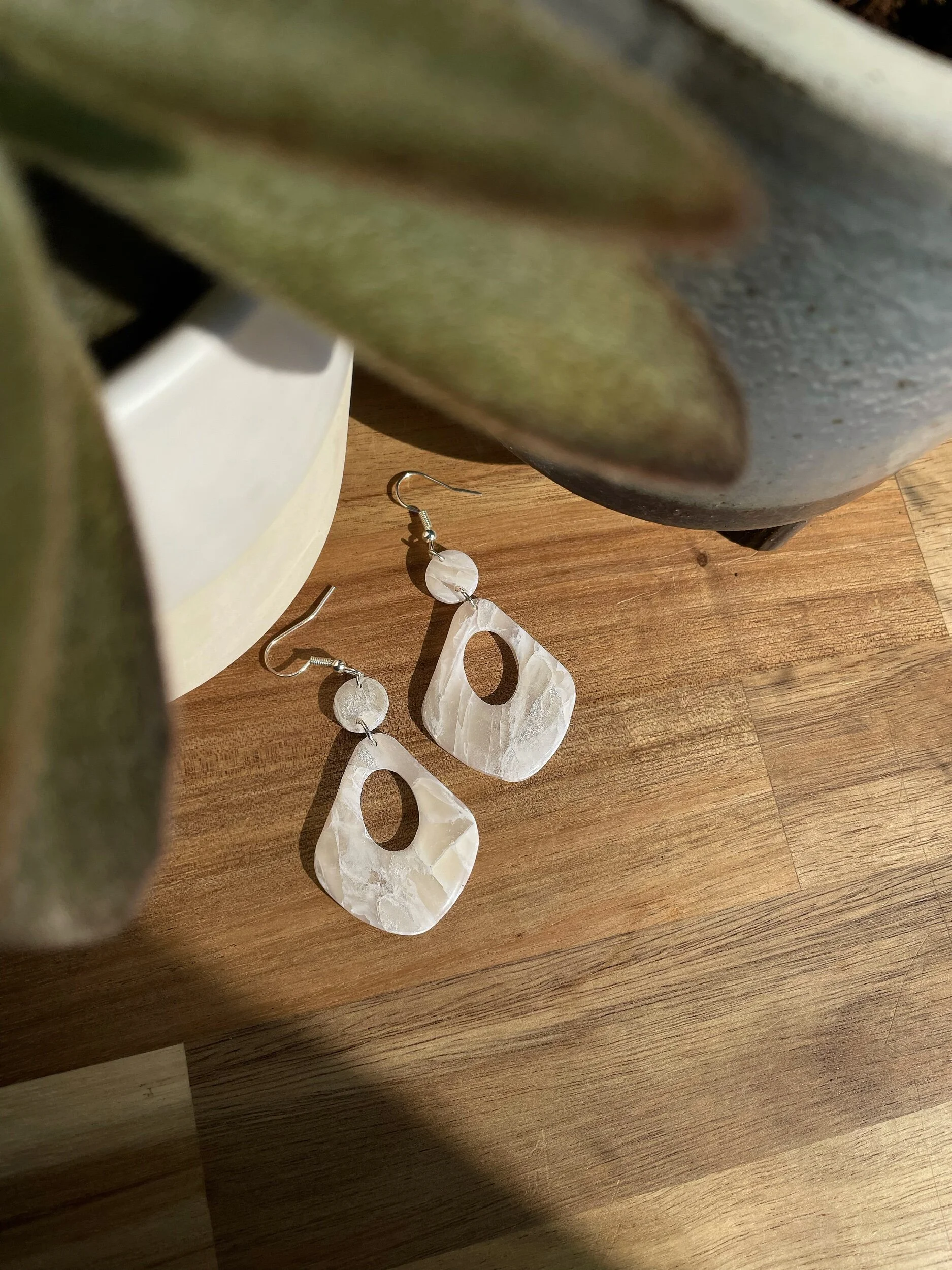 CDB1B9A8-14B7-485E-B1DE-7DAC5D3DC4DD