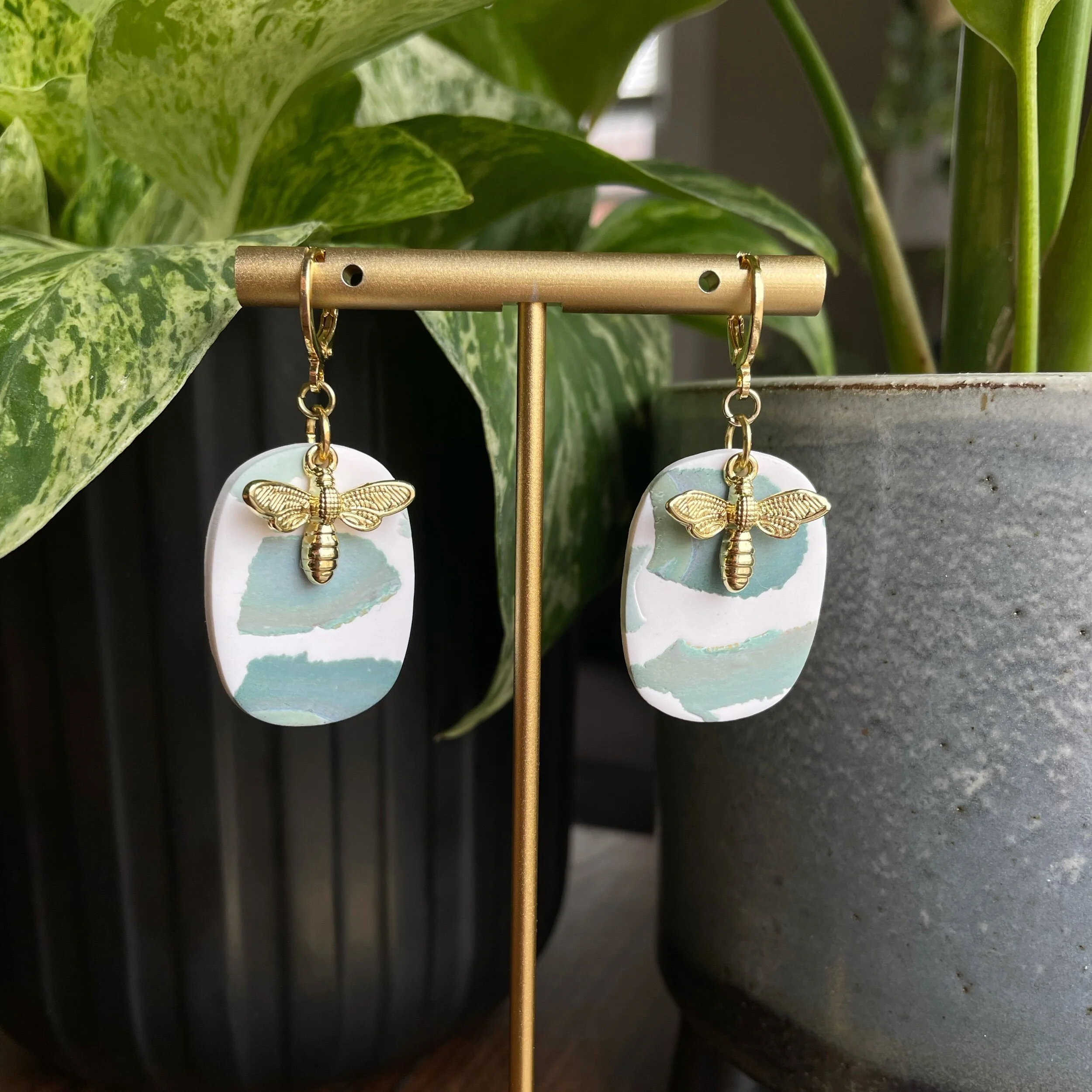 DB4C8257-7AA4-4C91-9A9F-F357CBE10F07