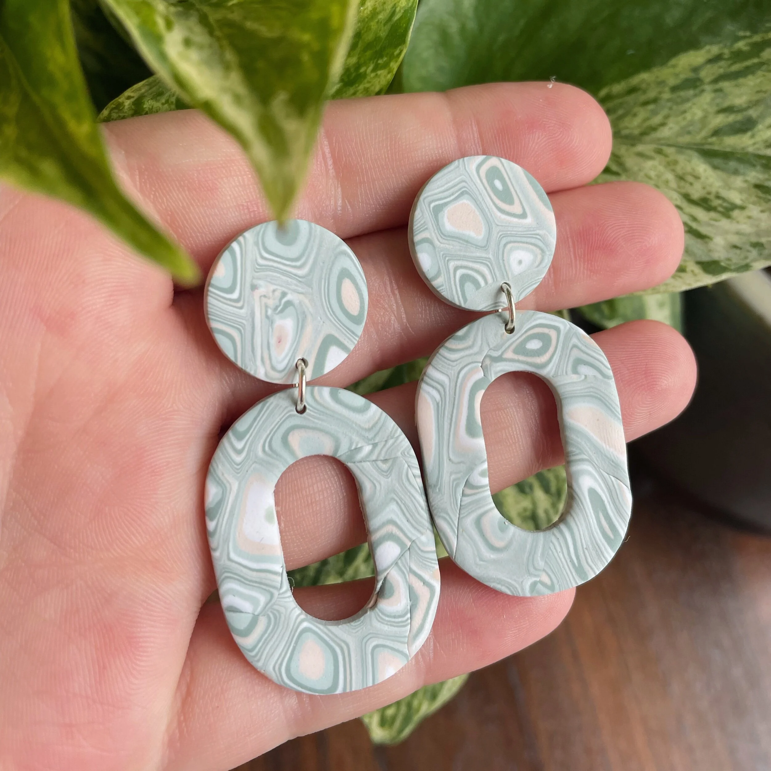 352E7FF6-9343-4B45-A142-A135426F8730