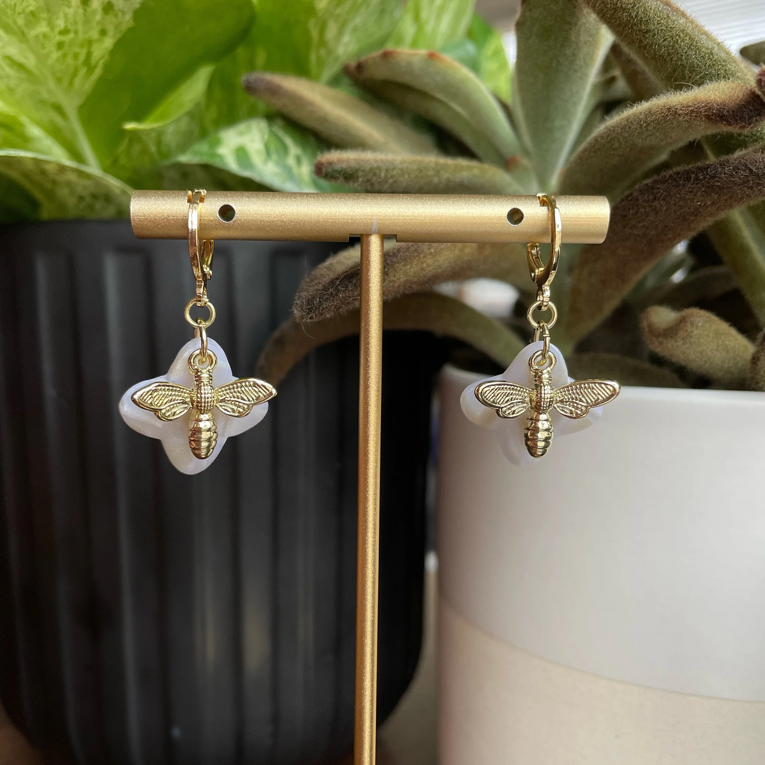 BEB7A9AA-EE65-4AFB-BF60-8470B9A30567