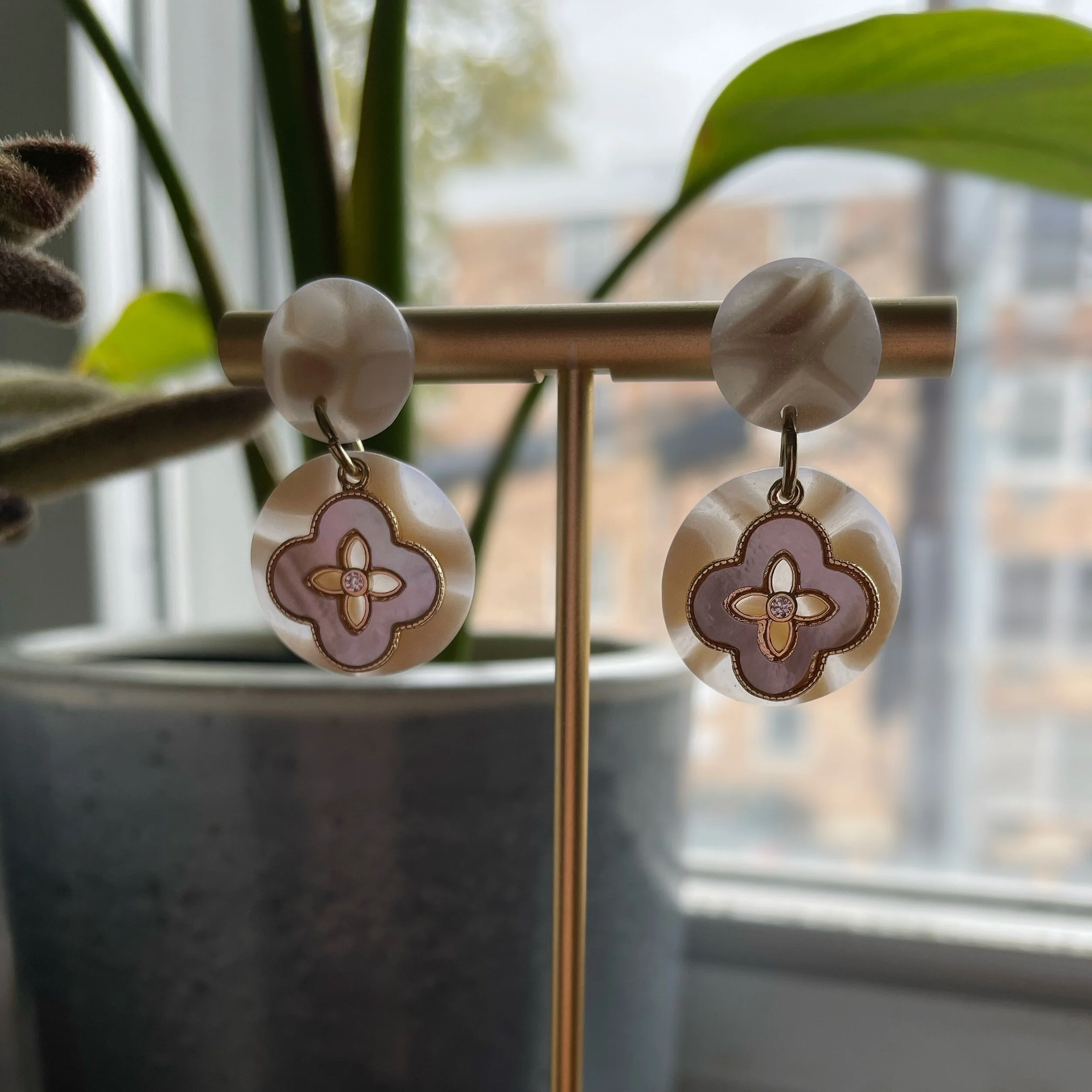 4105CFB8-CCA3-4A8A-A65C-1CB716EC14F7