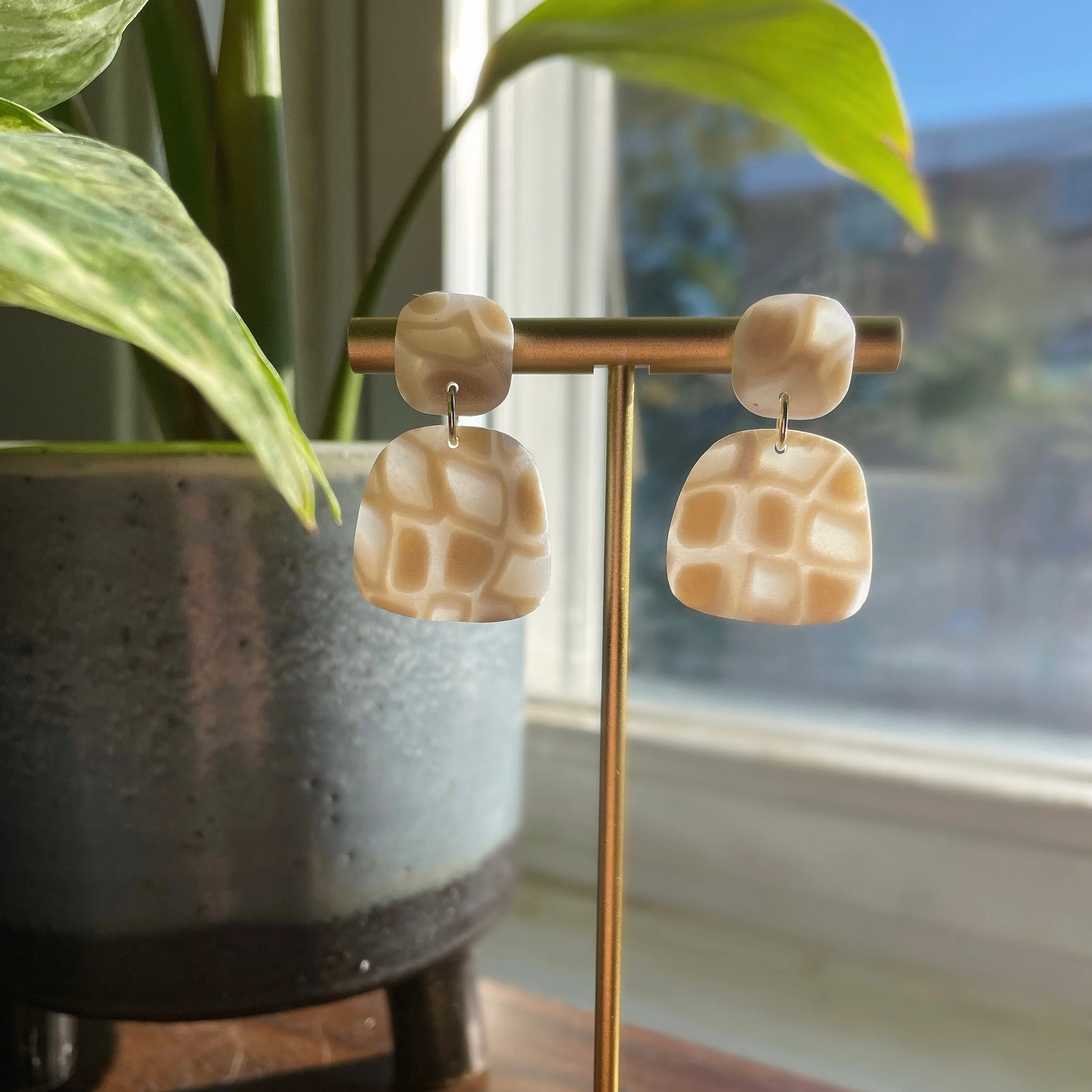 3DCC55F3-16BE-4B46-8BF1-39FD03032330