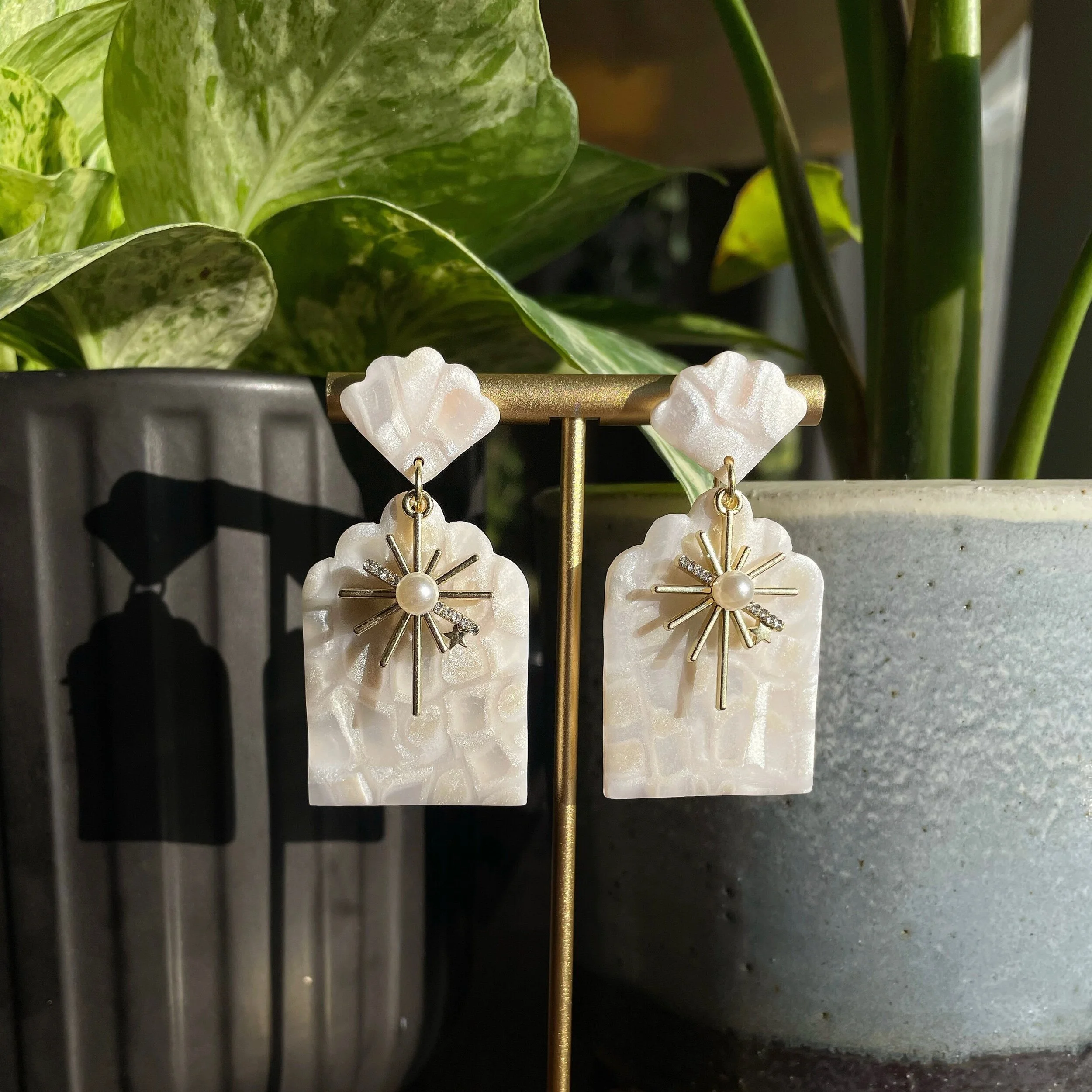 8E9D64C6-7A67-42DB-8A33-8C6EC2E56851