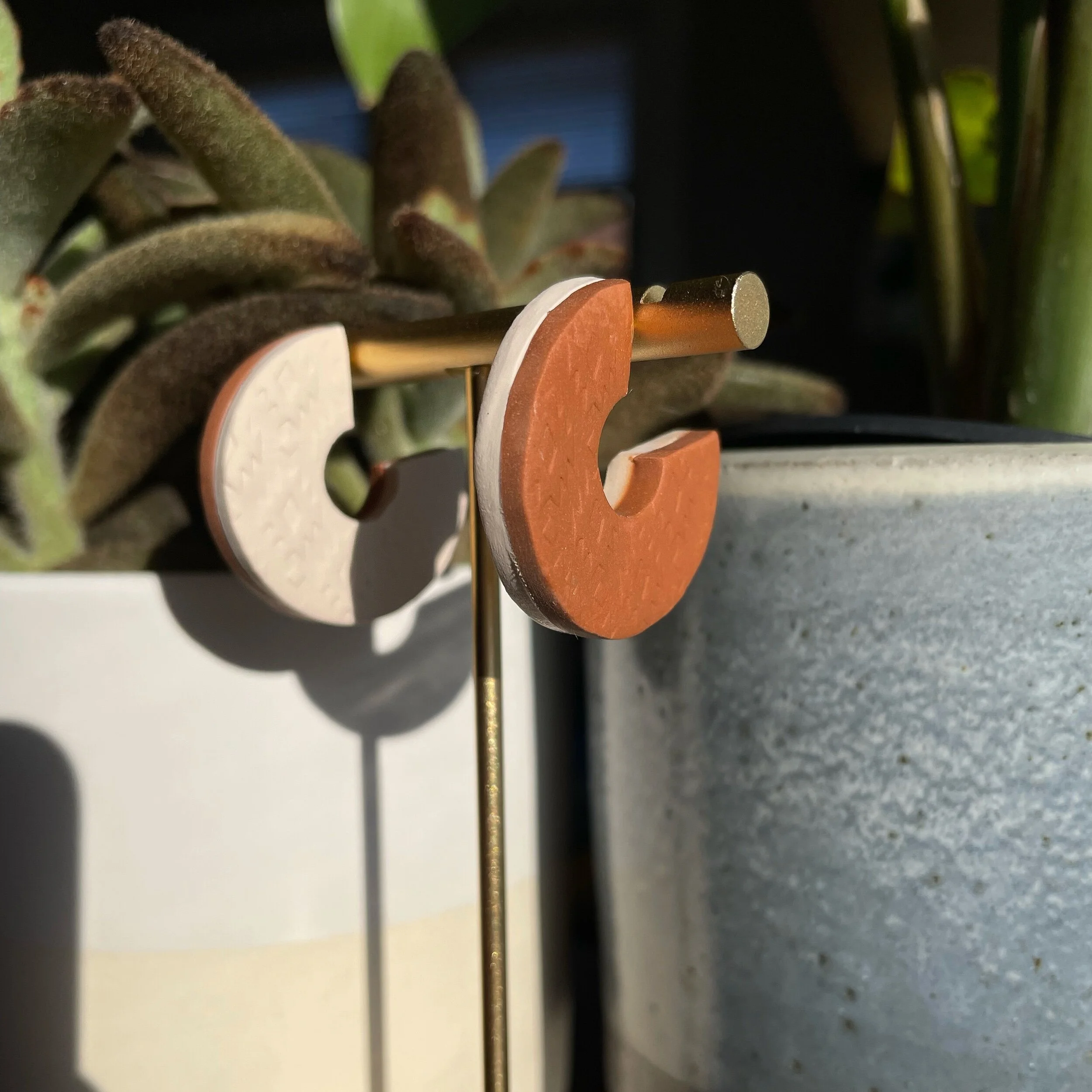 CAD3E5EB-FFDB-4CE8-A51D-39FE140AB069