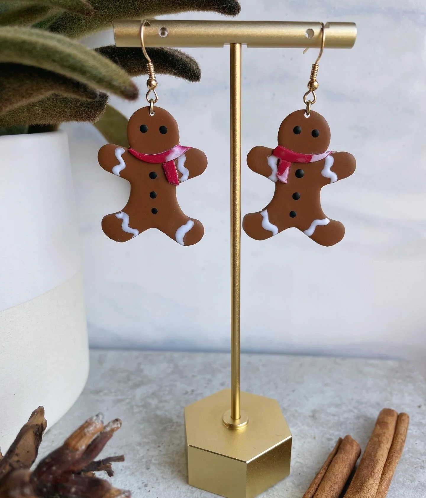 9D8937AF-36F0-4329-85F2-C88FD12A9548