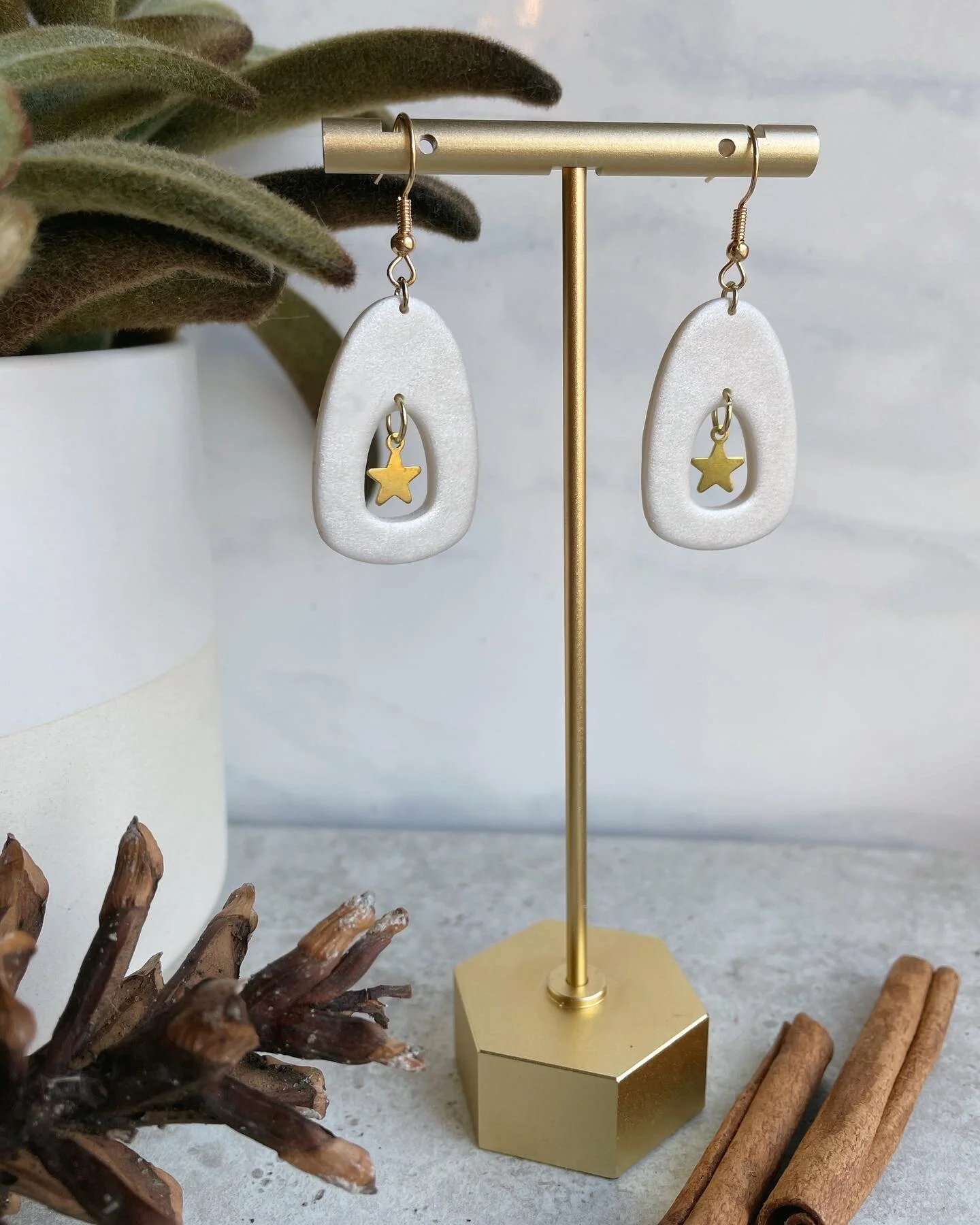 8813A74B-7CD3-4B79-A11E-003F77AACFE6