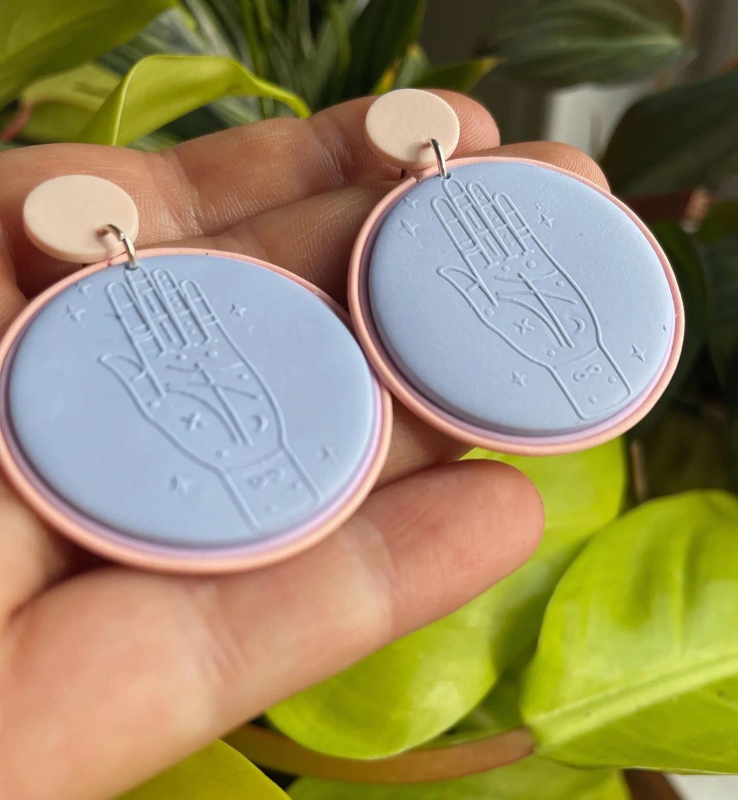 AD9A2D7C-5103-469E-8E82-B148A3F47704