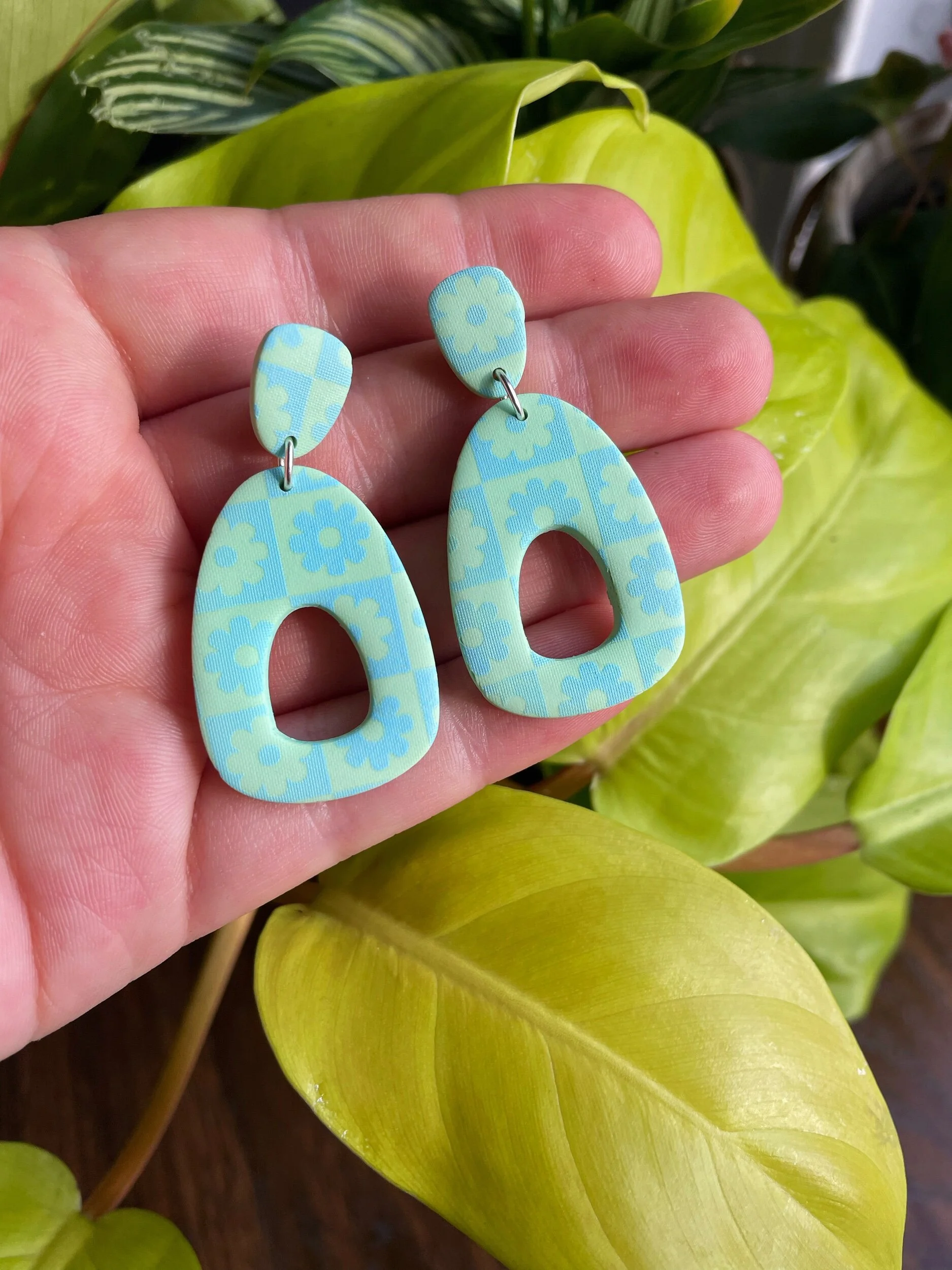 9E1586ED-4F57-4BC9-83CC-62606A2E3C05