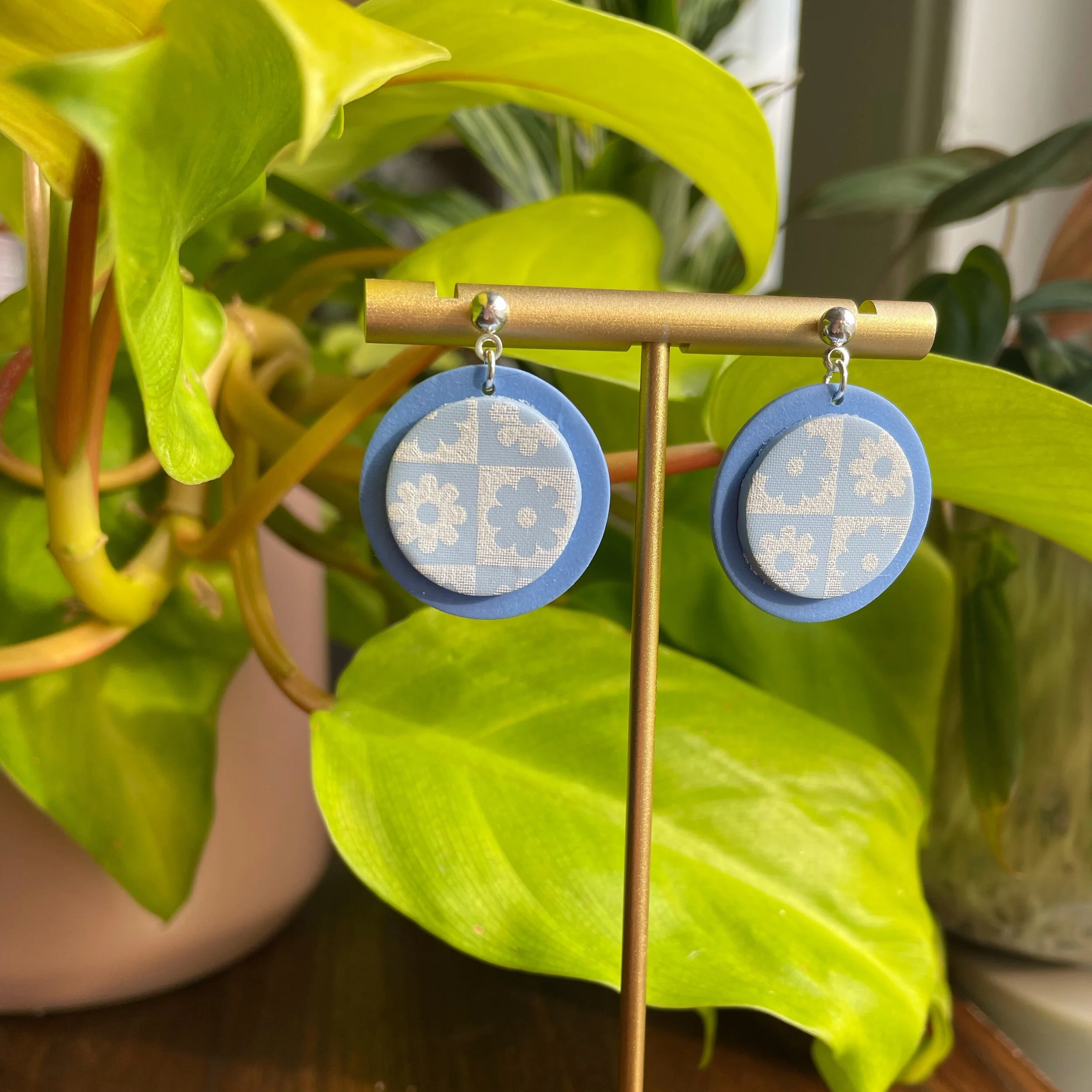 D2D34163-A69A-401B-A942-CD465E74928D