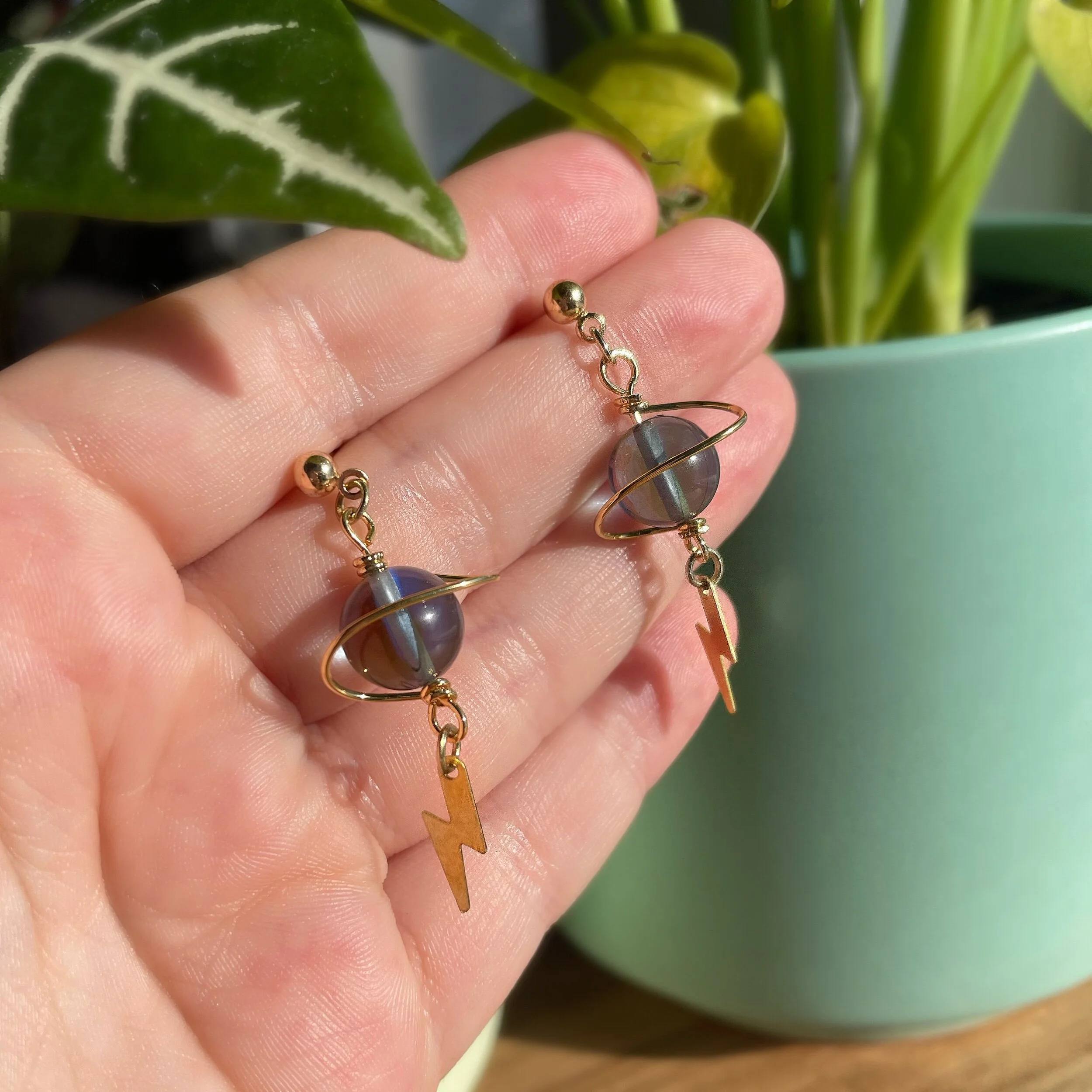 D5AF2565-14F9-4E93-B499-60DE4769E0AB