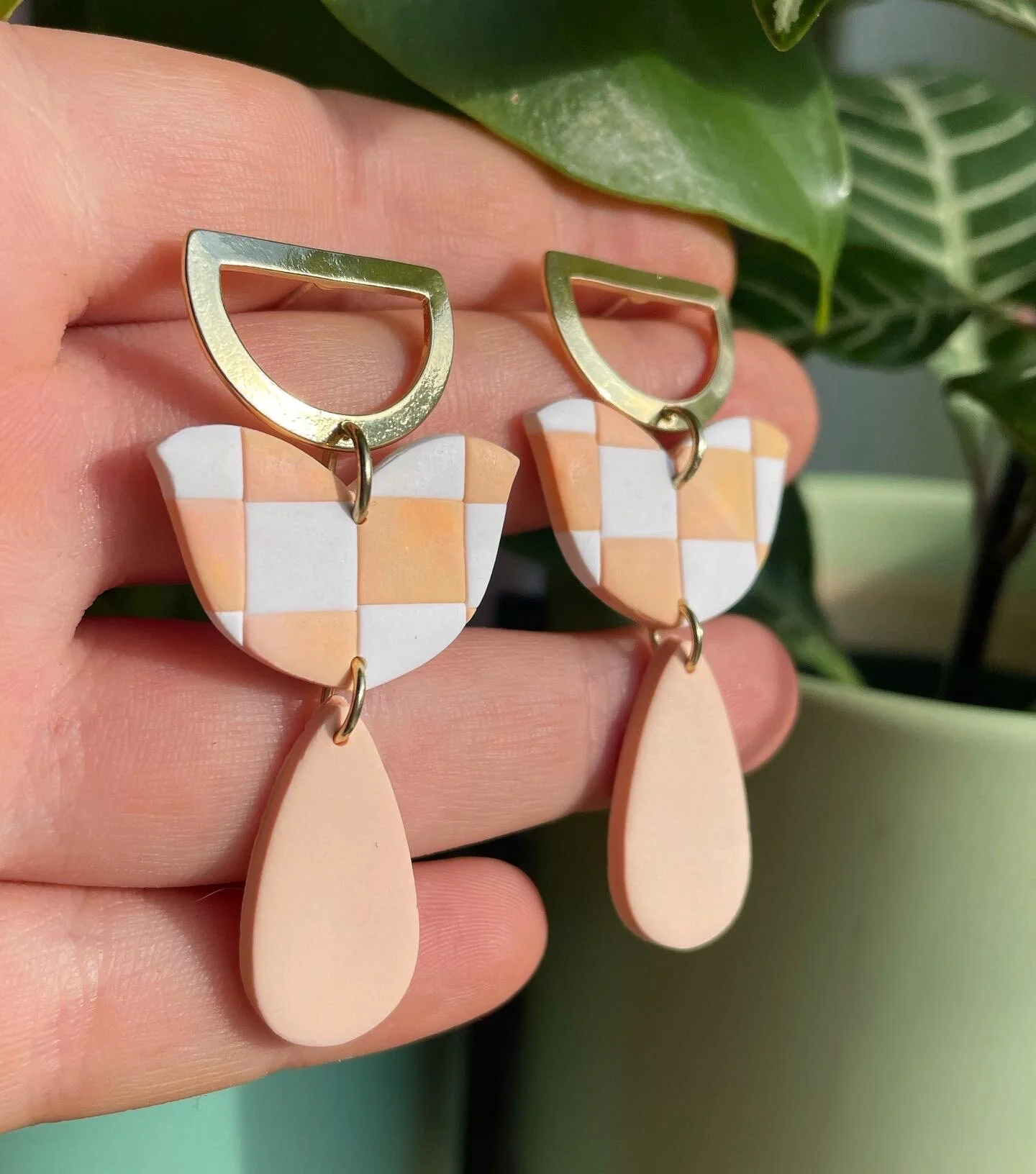 88BA48C8-4377-4AC4-9AF8-FB6003B08696