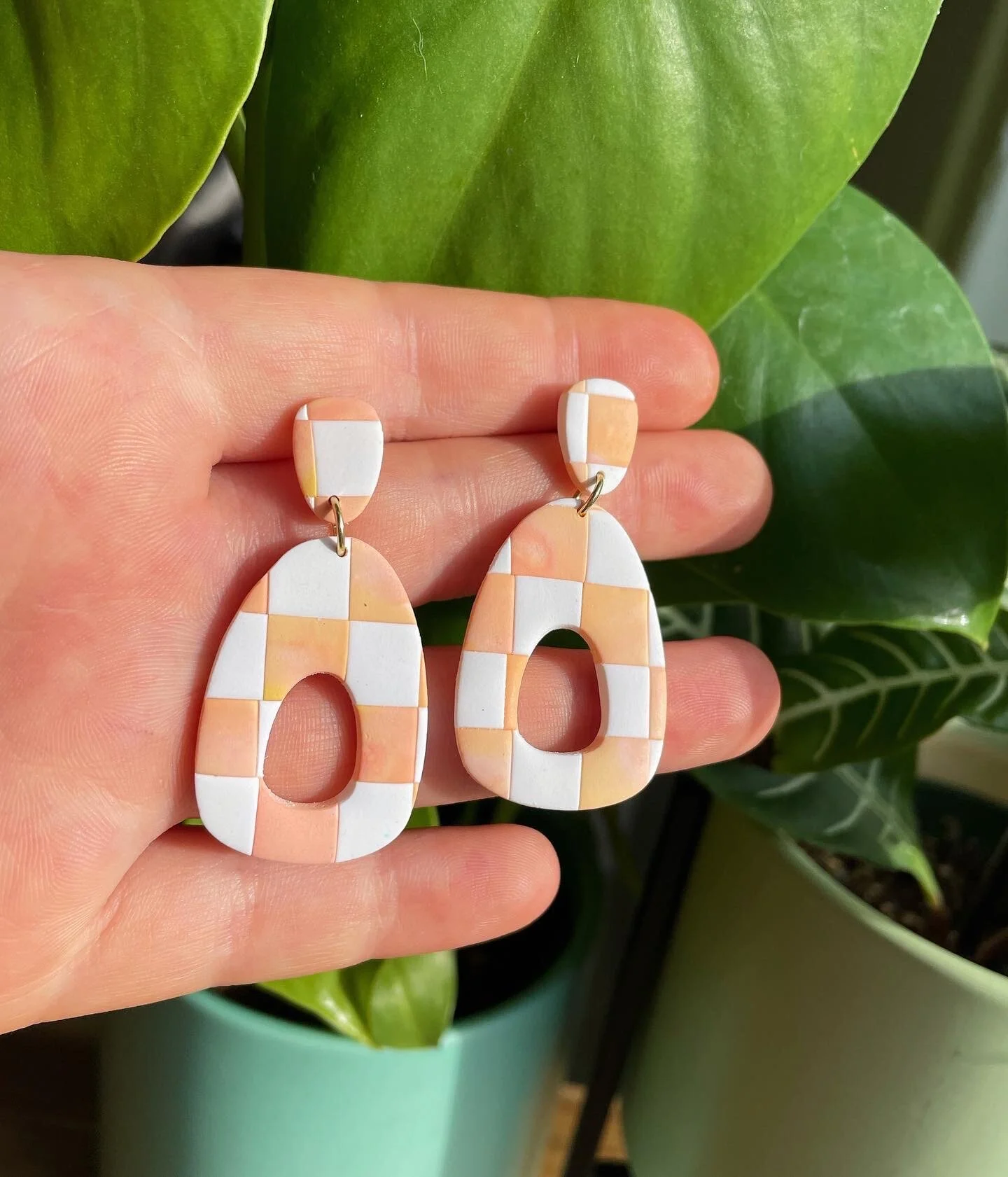 AEEF74E2-C8B6-4F58-8DEA-658BFBA8E67C