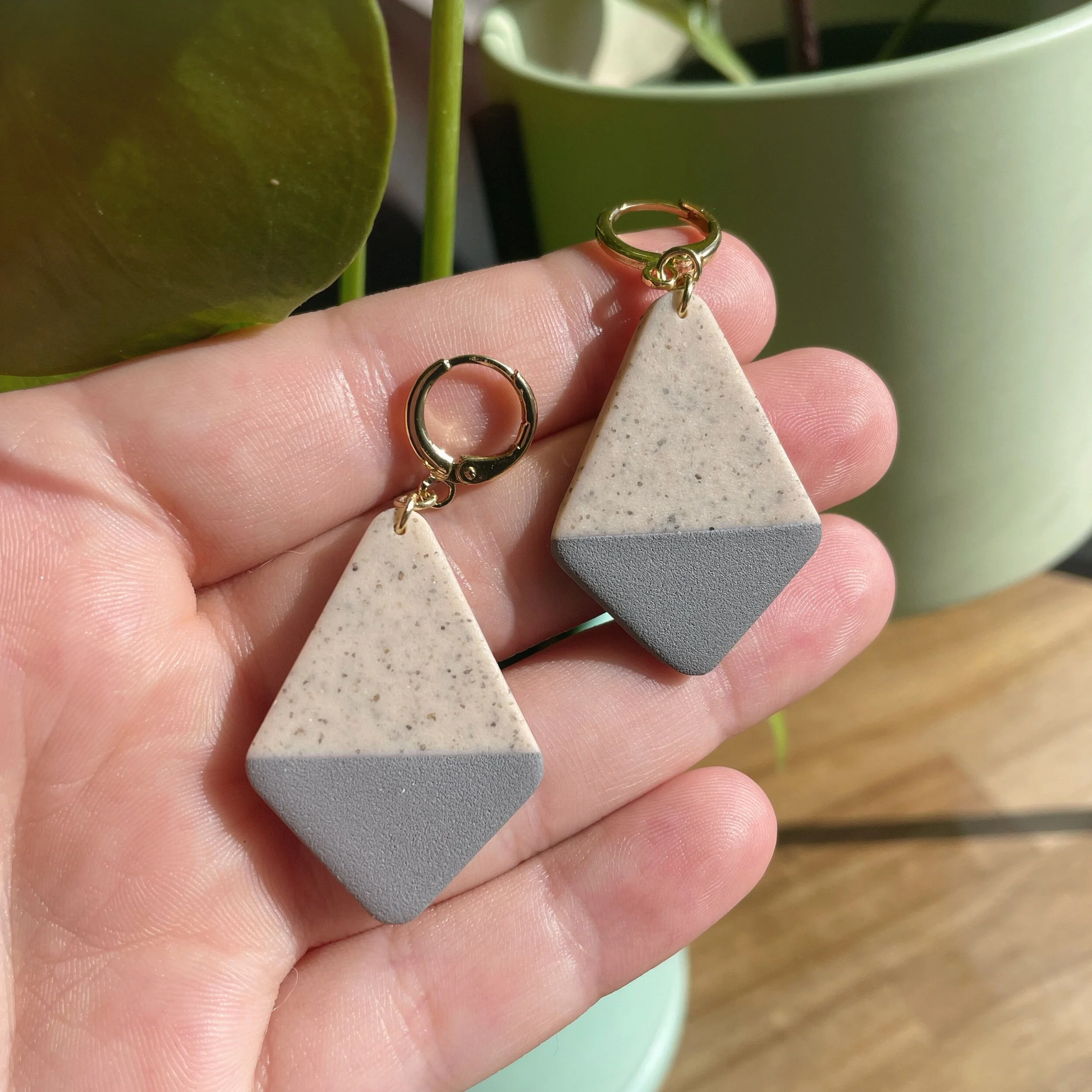 E4C3E38A-0F83-4714-BF7F-2CF2C93FD6EB