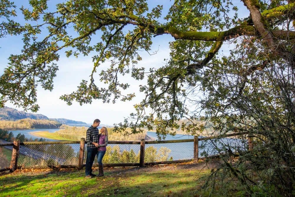 Columbia-Gorge-BridalVeil-Engagement-008.jpg